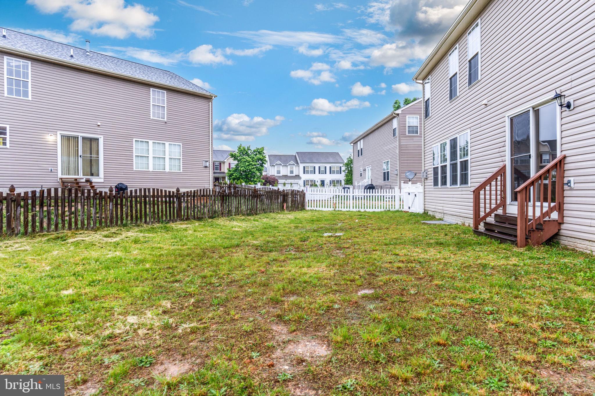 THE FALLS AT LEE'S PARKE - Residential Lease