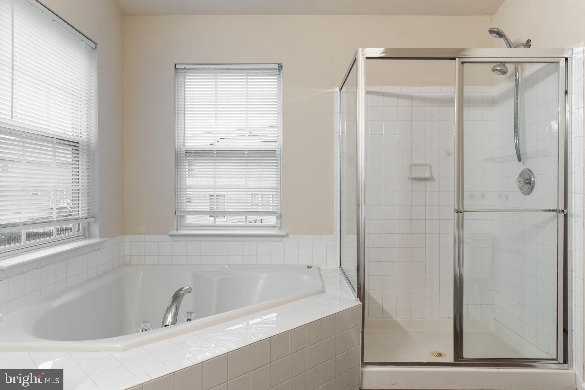 THE FALLS AT LEE'S PARKE - Residential Lease