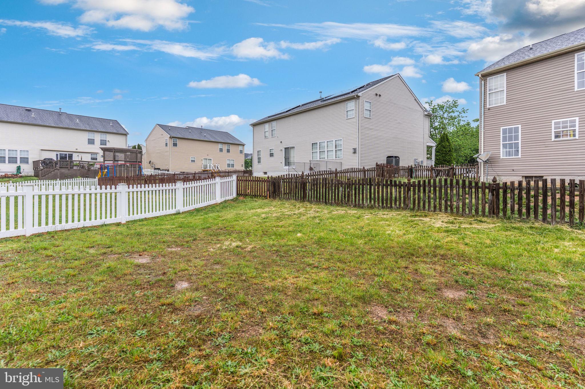 THE FALLS AT LEE'S PARKE - Residential Lease