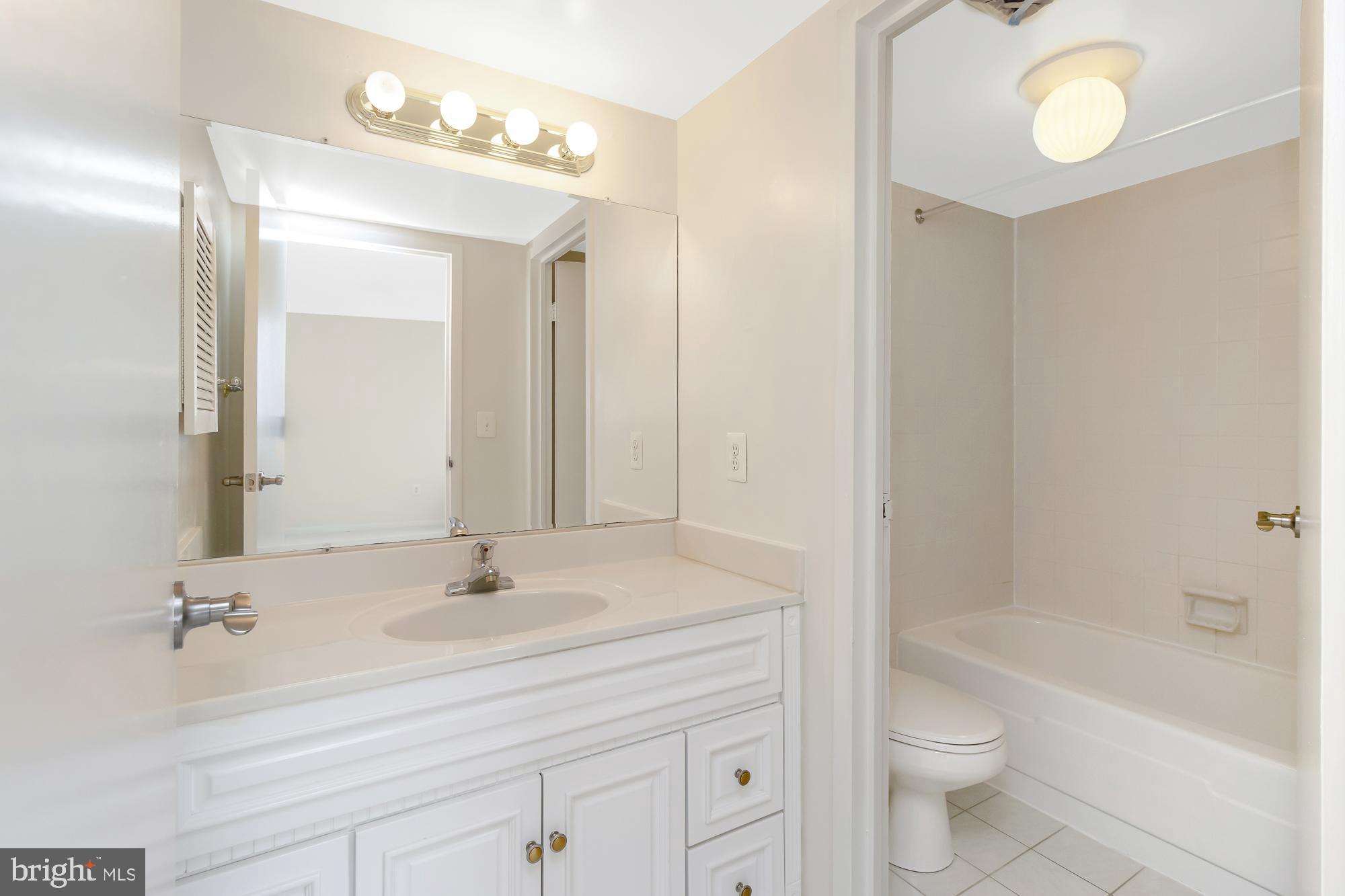 THE RIDGELY - Residential