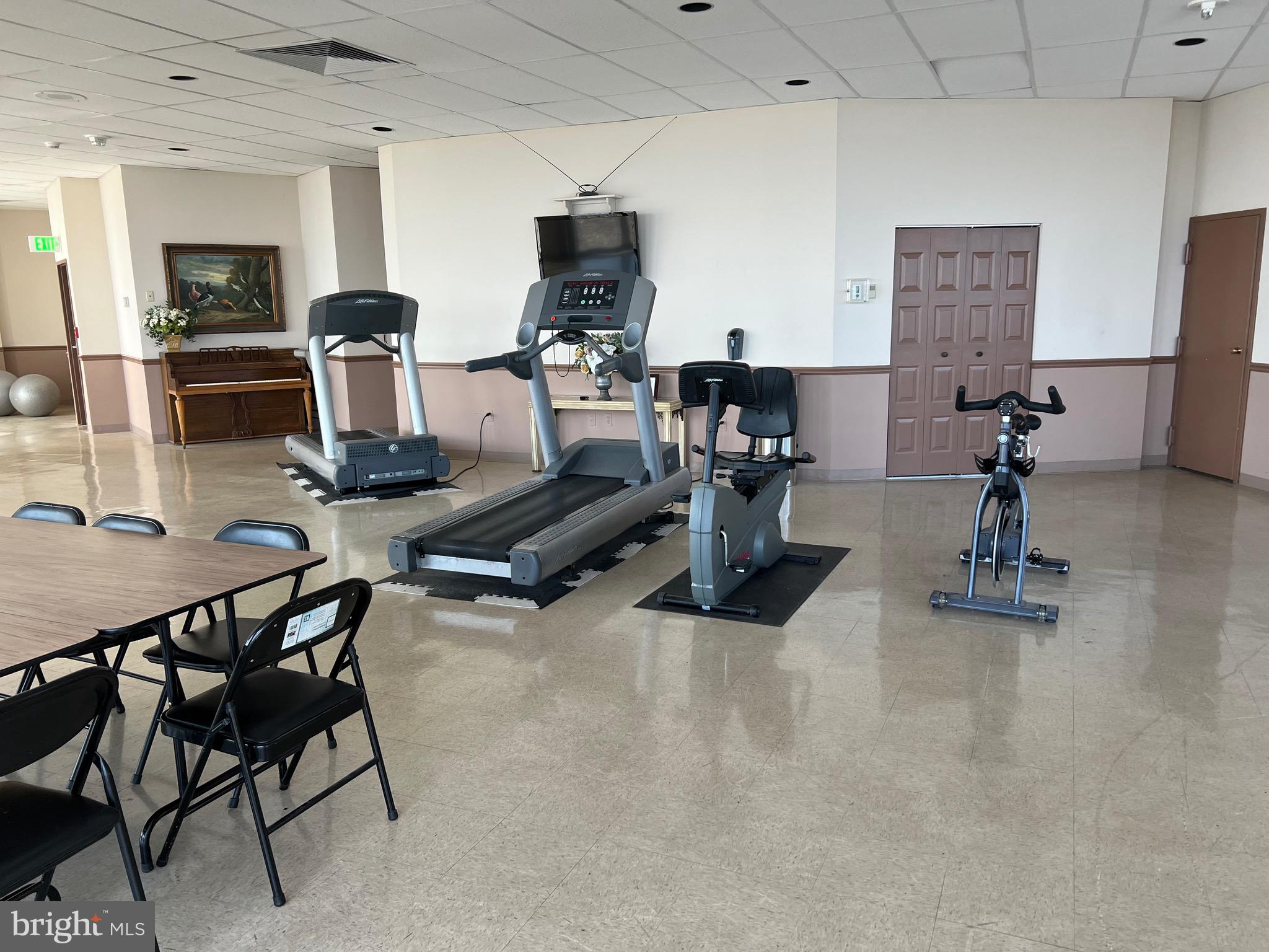 THE RIDGELY - Residential