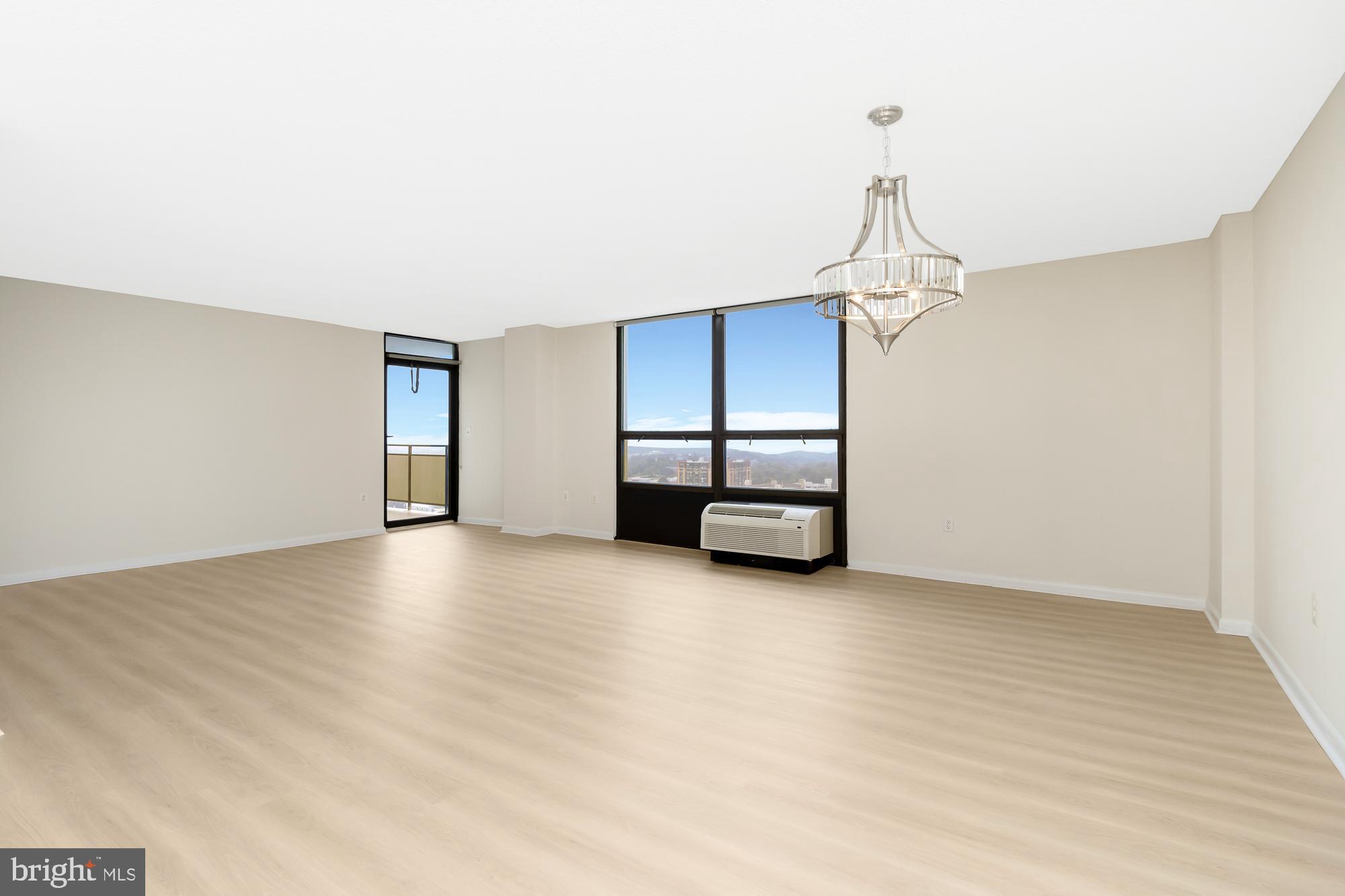 THE RIDGELY - Residential