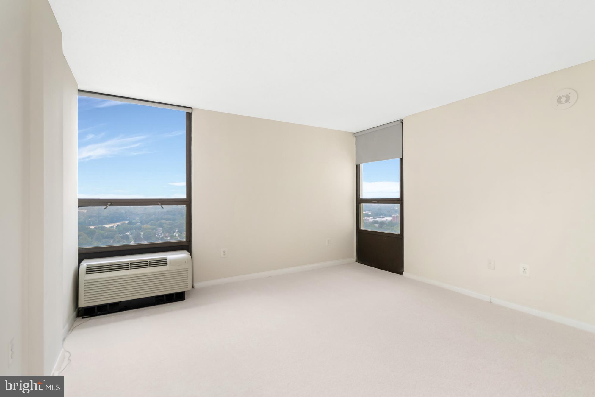 THE RIDGELY - Residential