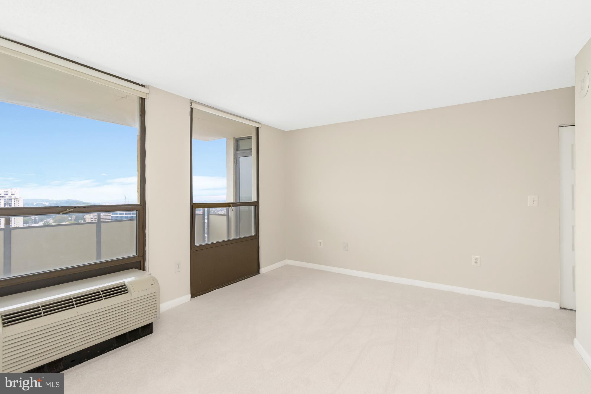 THE RIDGELY - Residential