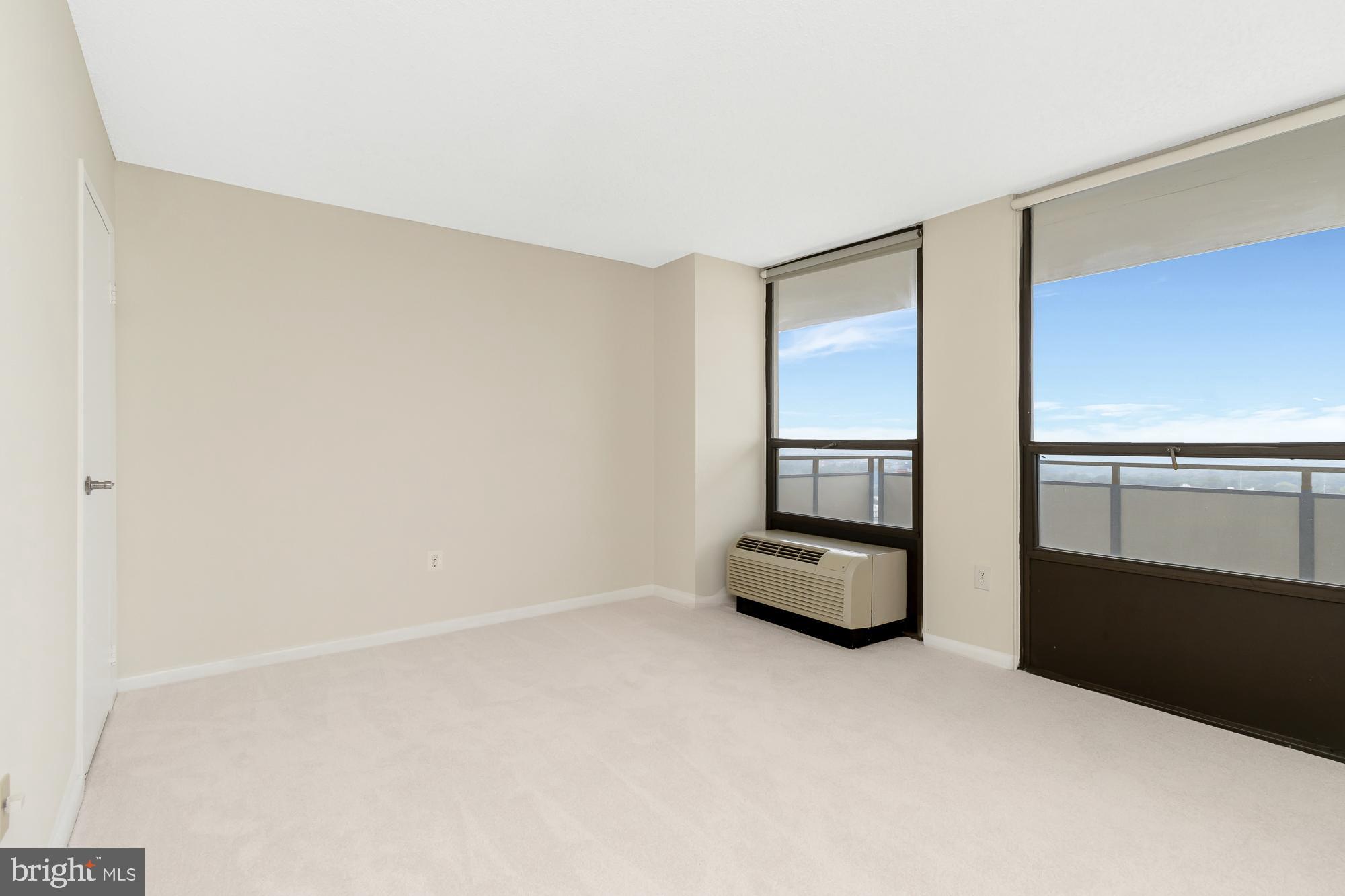 THE RIDGELY - Residential