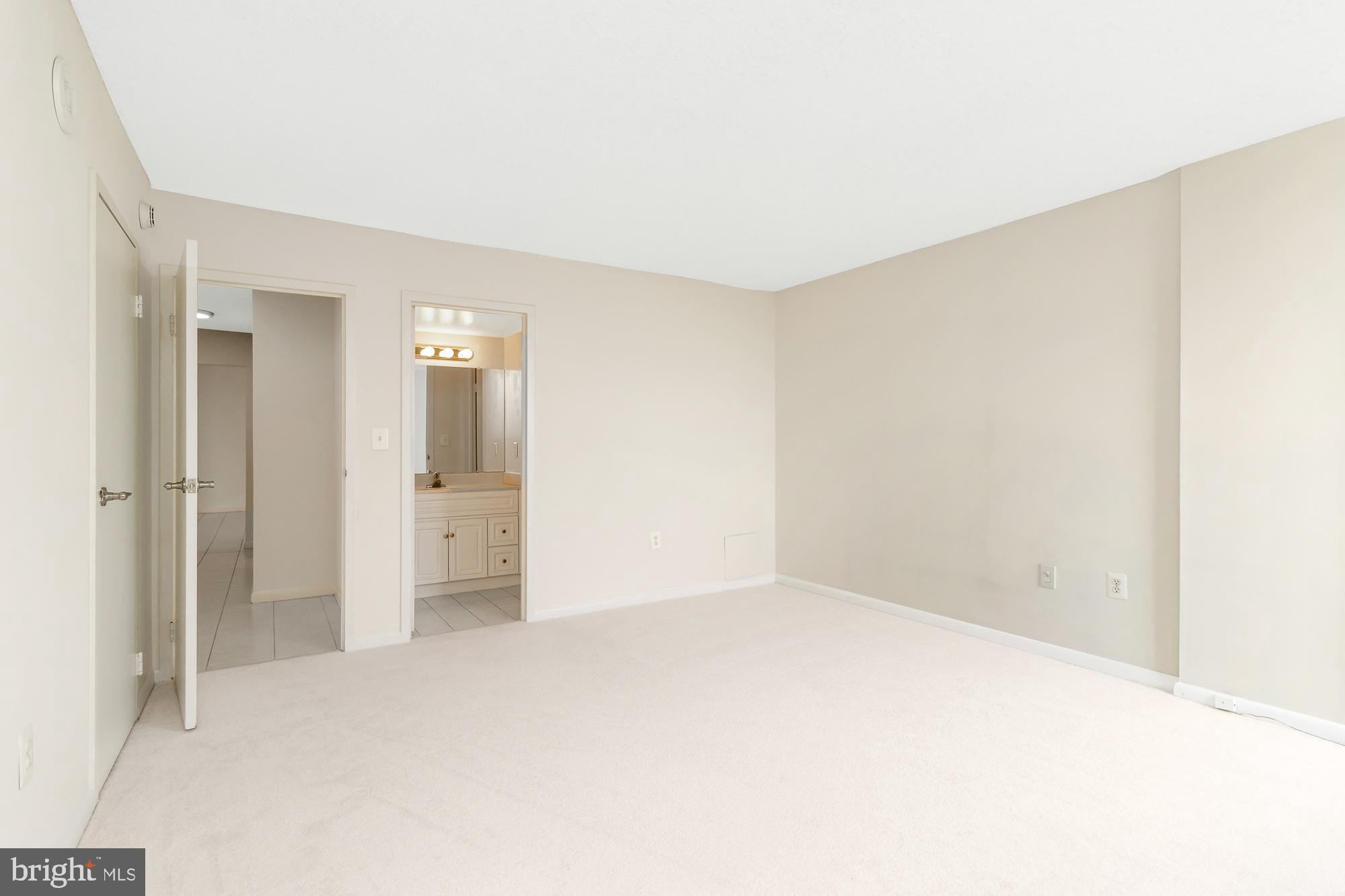 THE RIDGELY - Residential