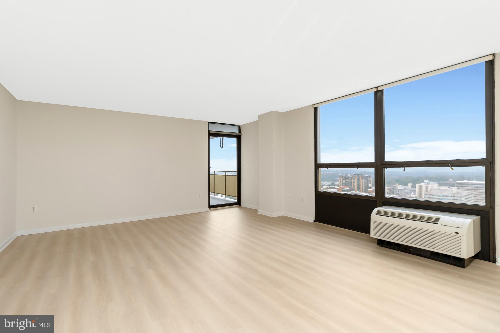 THE RIDGELY - Residential