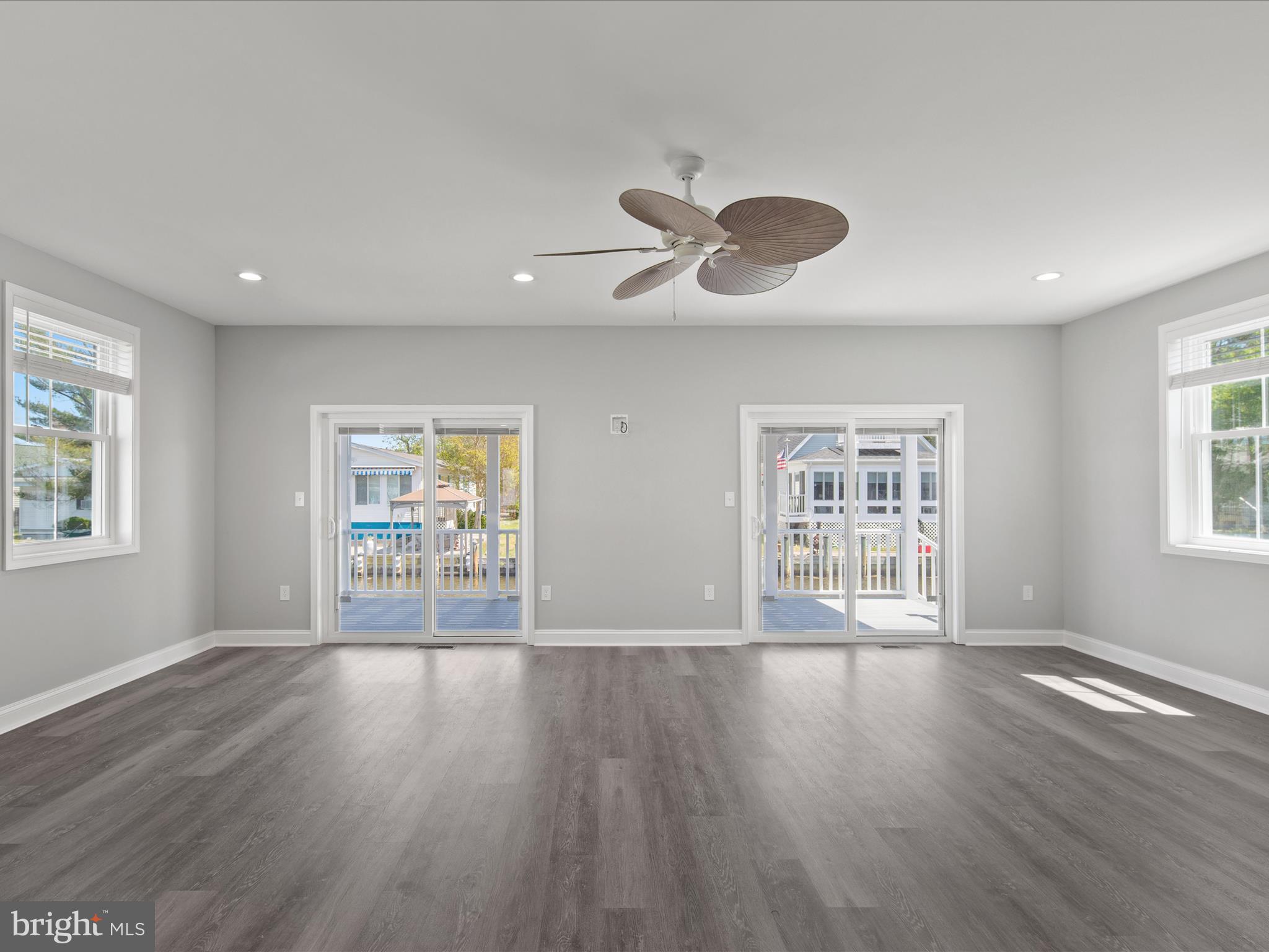 SWANN KEYS - Residential