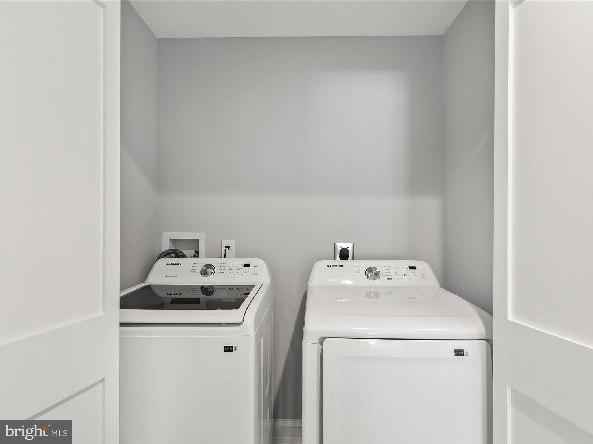 SWANN KEYS - Residential