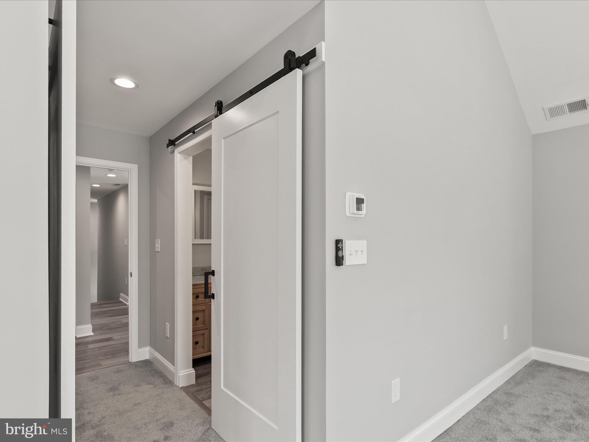 SWANN KEYS - Residential