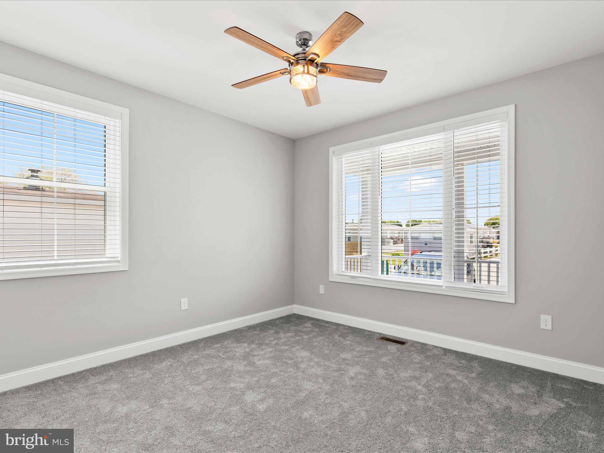 SWANN KEYS - Residential