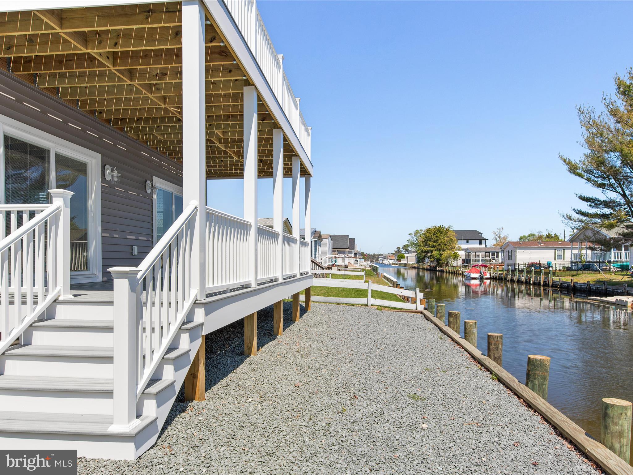 SWANN KEYS - Residential