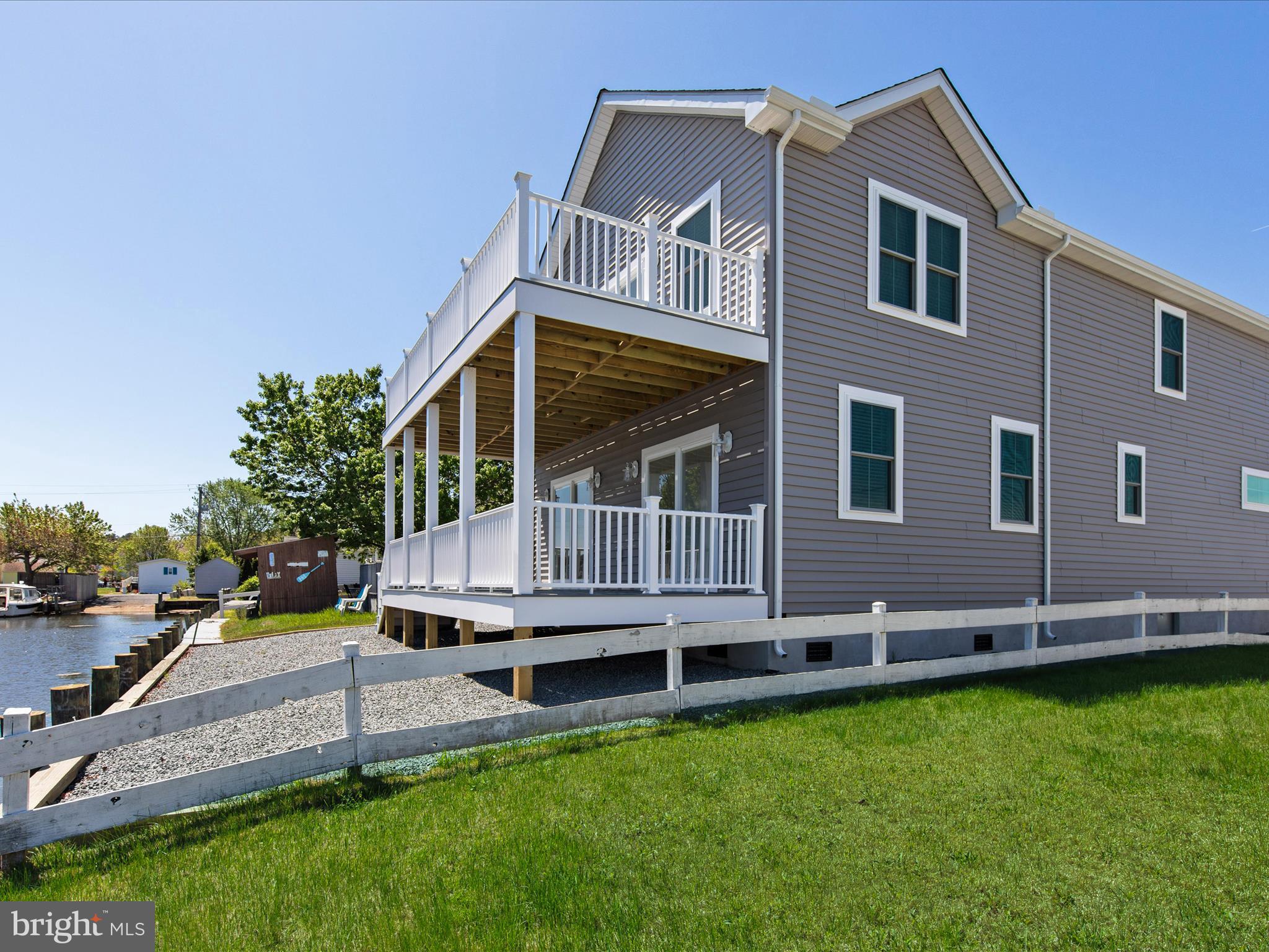 SWANN KEYS - Residential