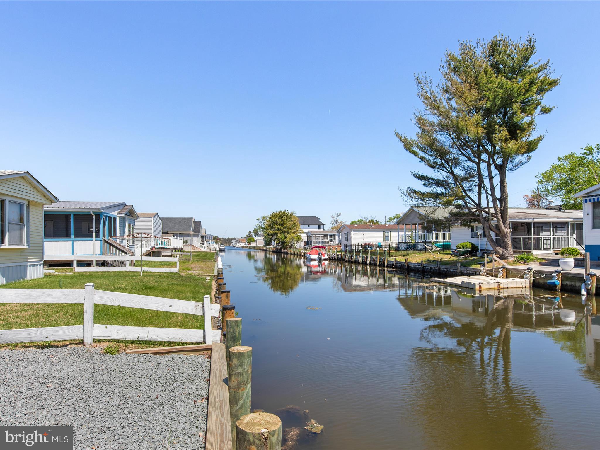 SWANN KEYS - Residential