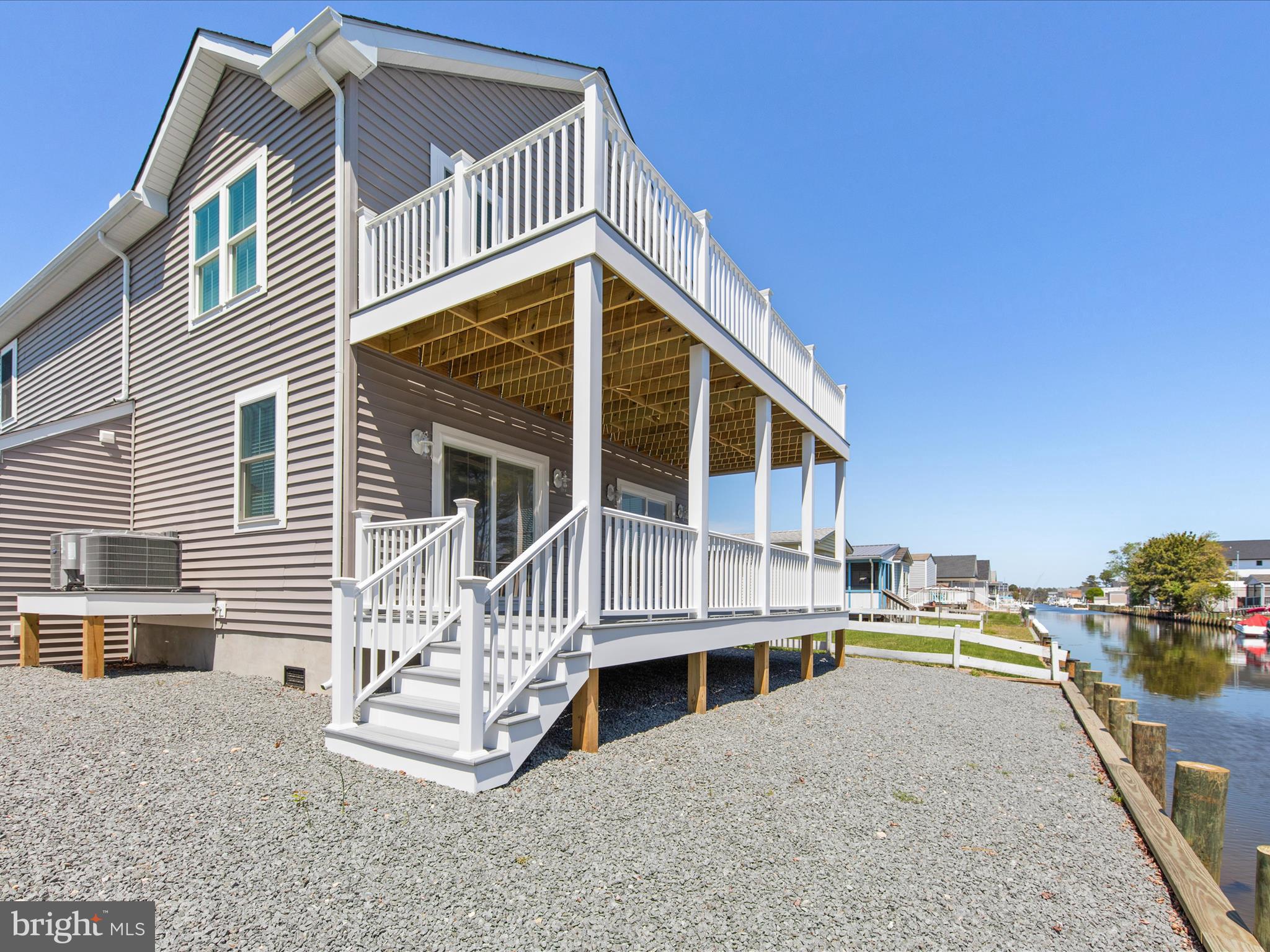 SWANN KEYS - Residential