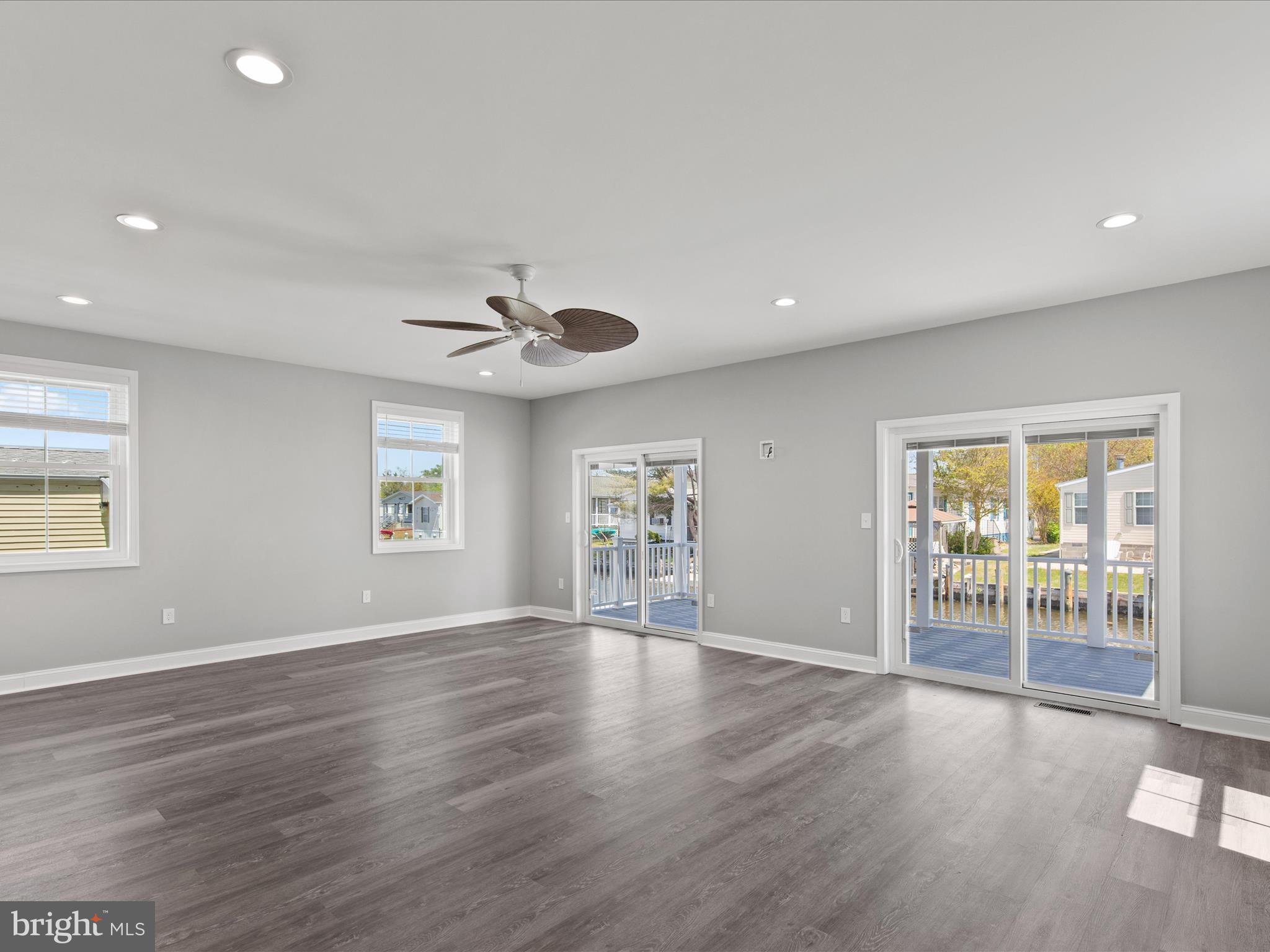 SWANN KEYS - Residential