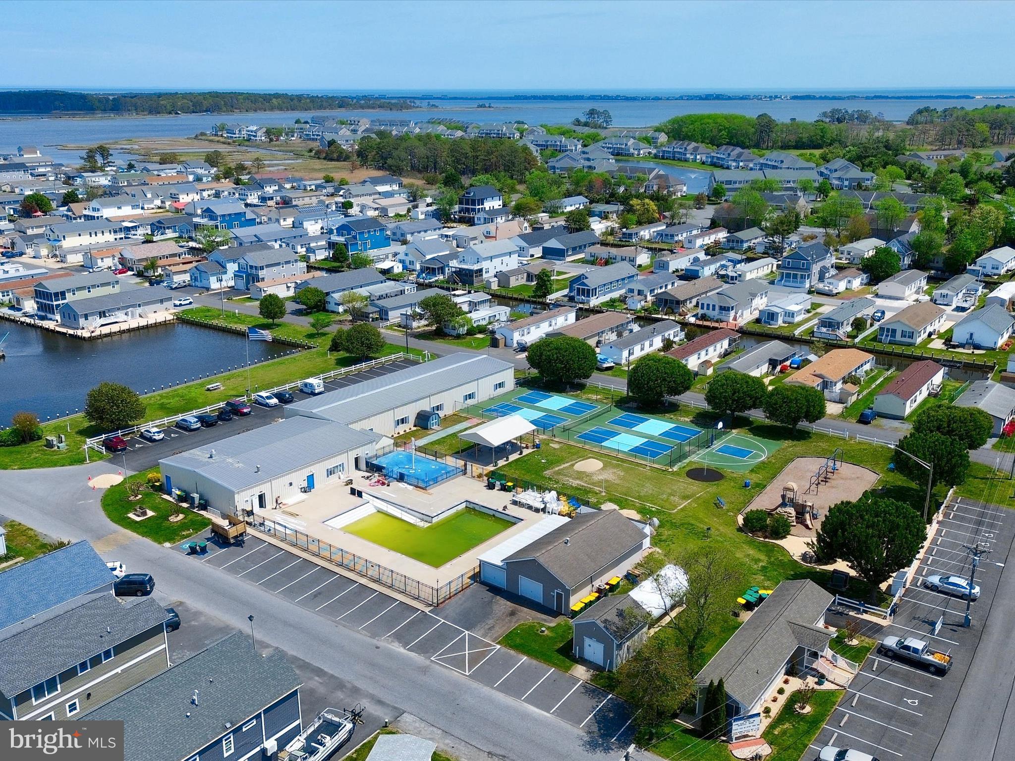 SWANN KEYS - Residential