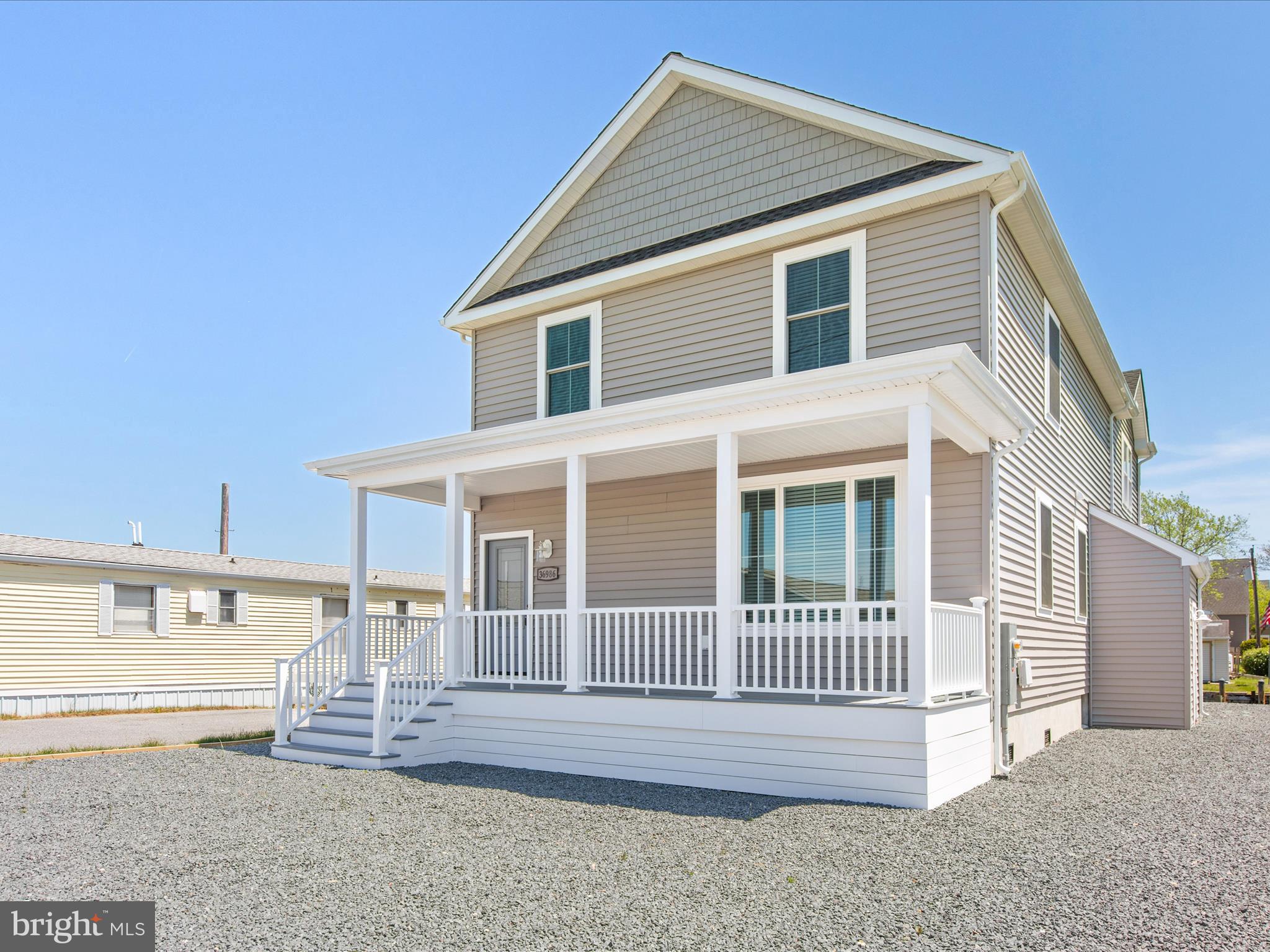 SWANN KEYS - Residential