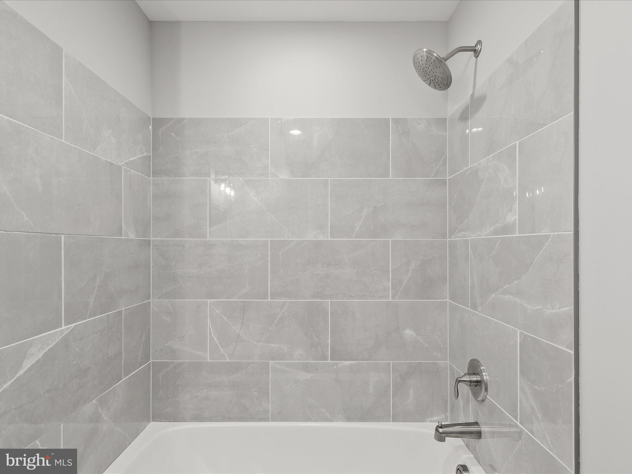 SWANN KEYS - Residential