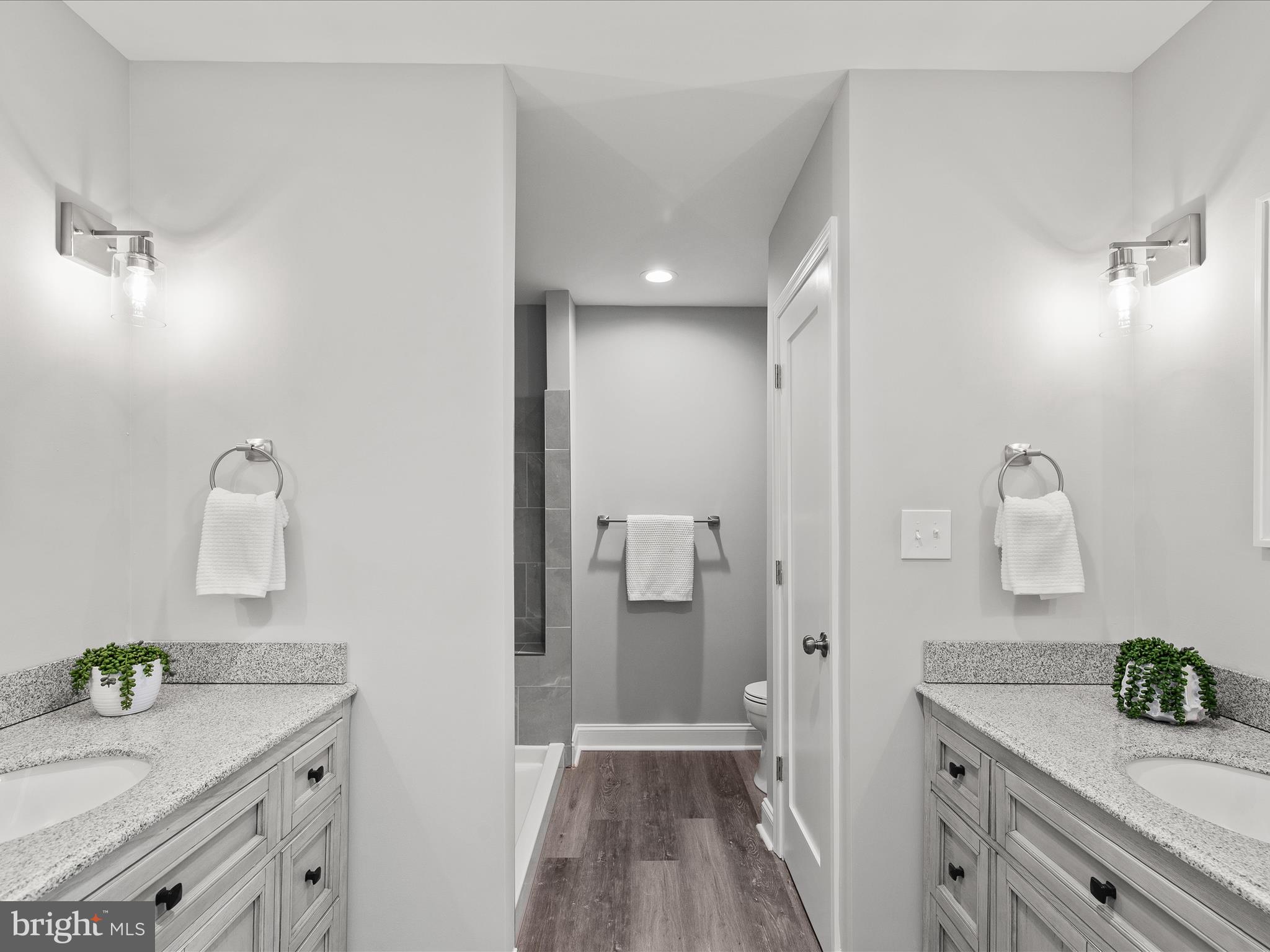 SWANN KEYS - Residential