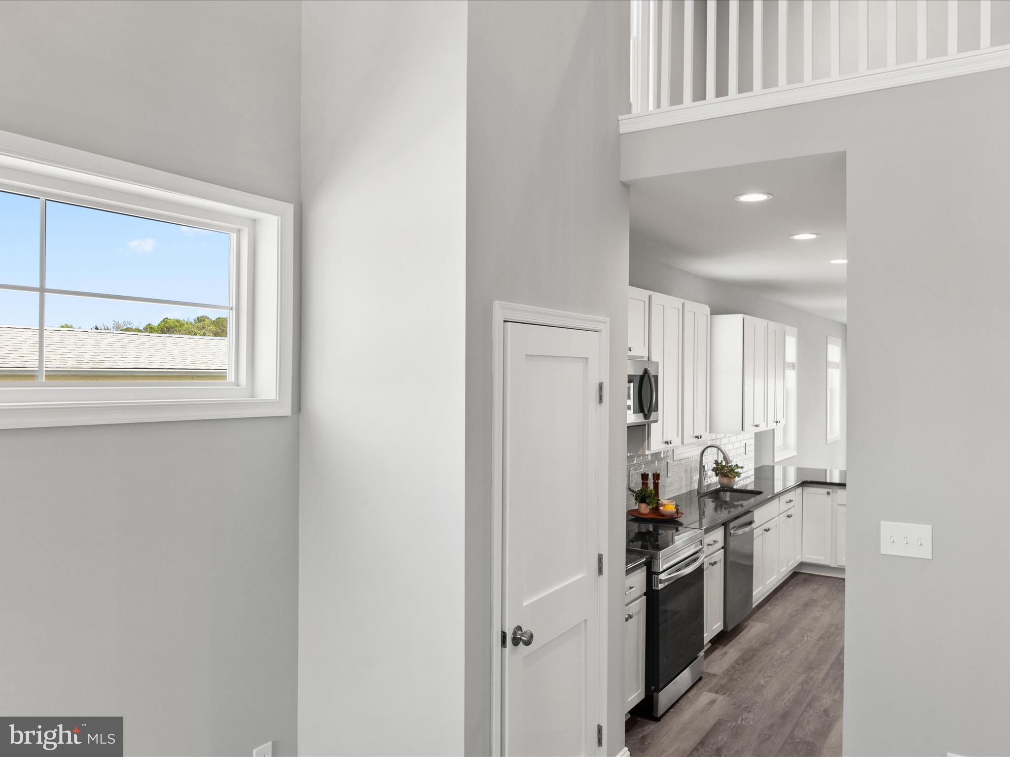 SWANN KEYS - Residential