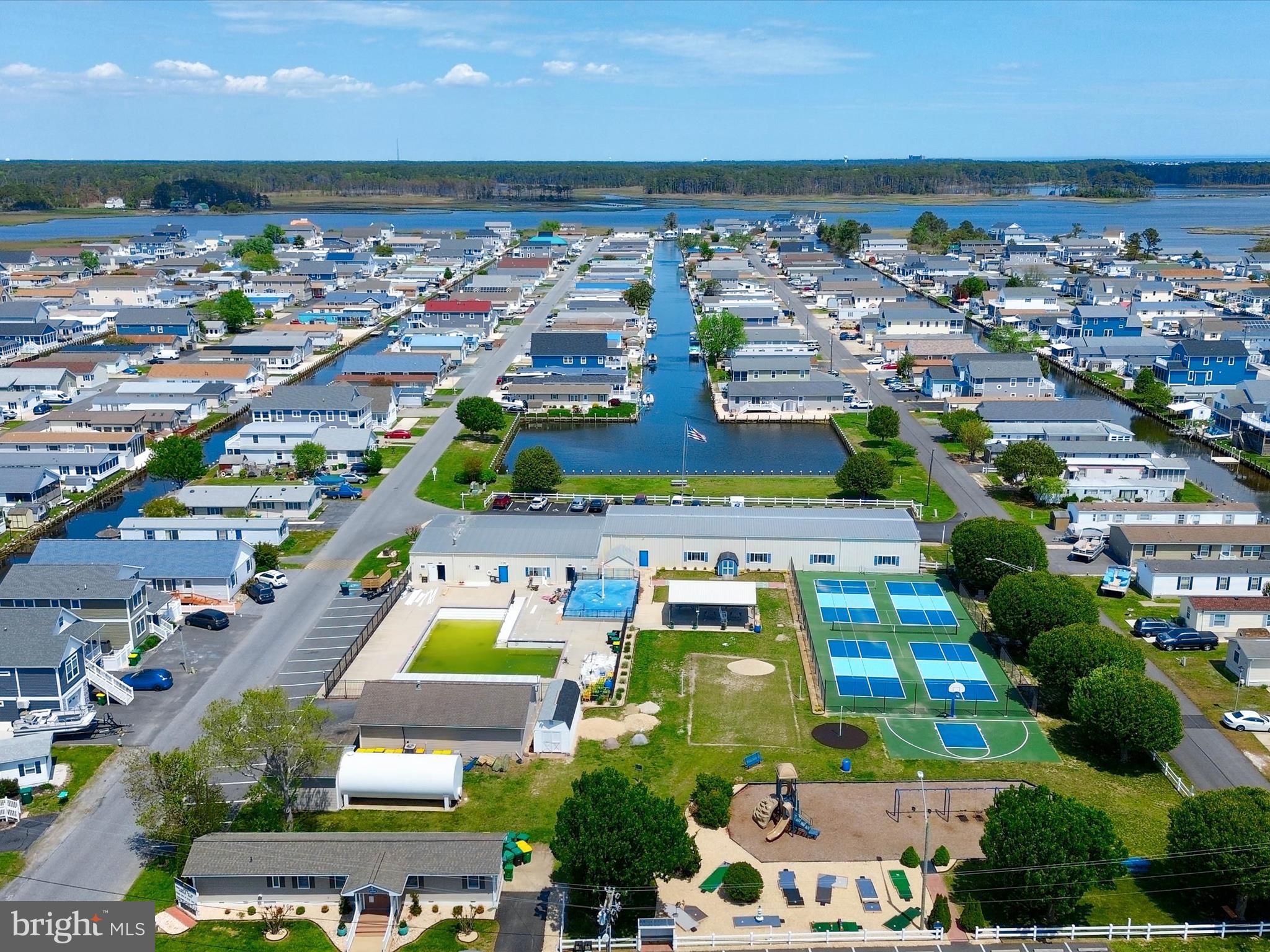 SWANN KEYS - Residential