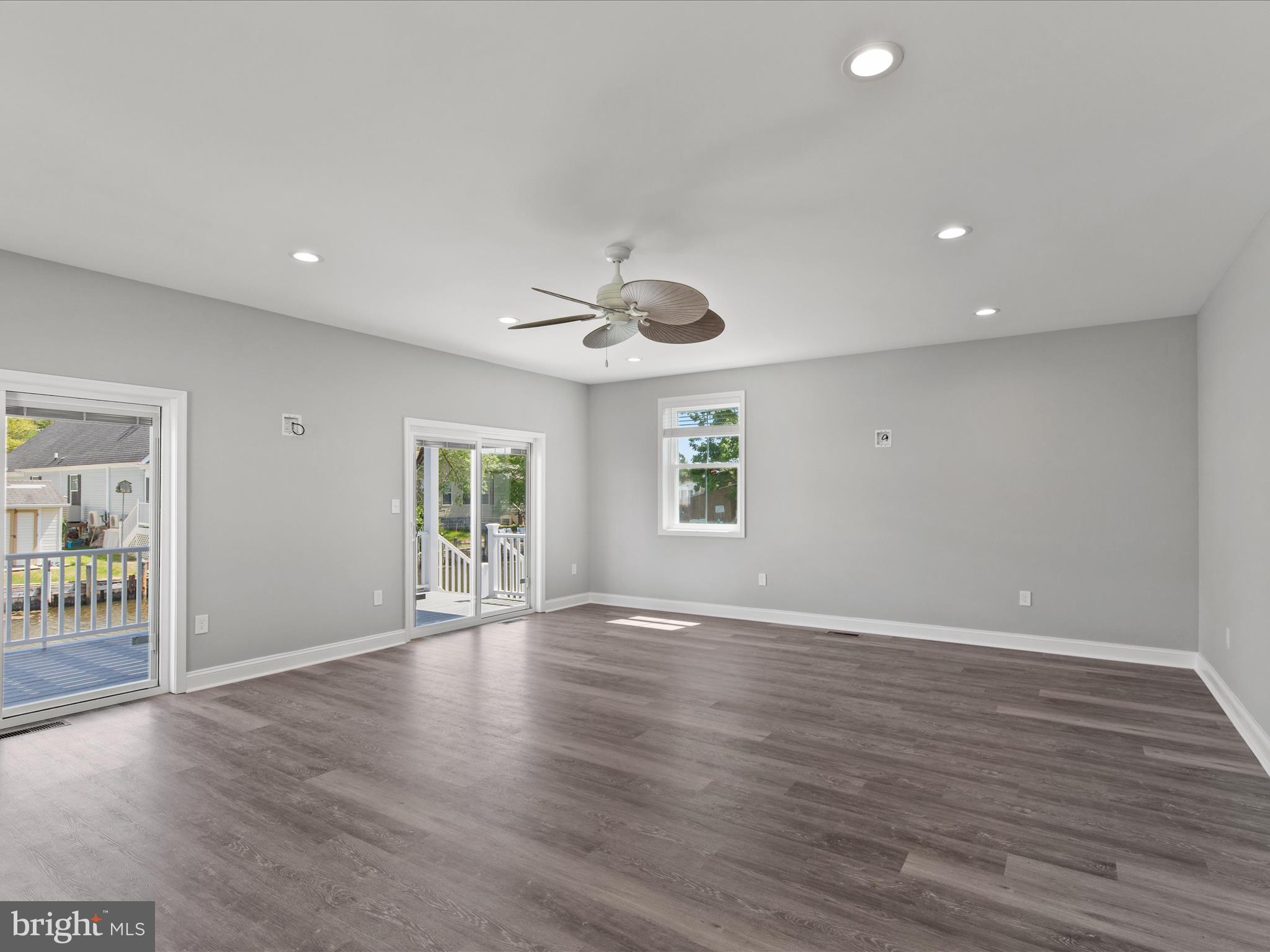 SWANN KEYS - Residential