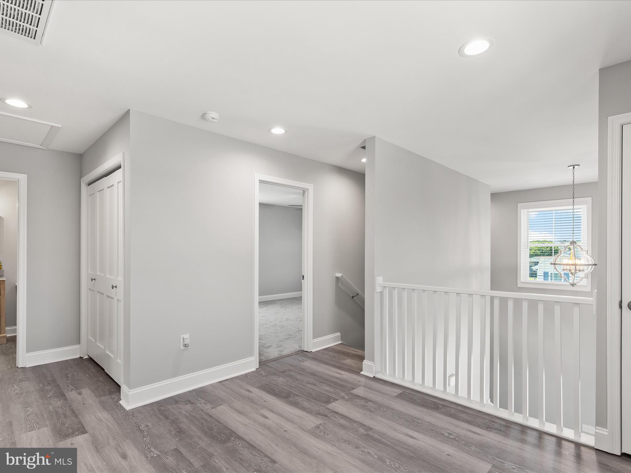 SWANN KEYS - Residential