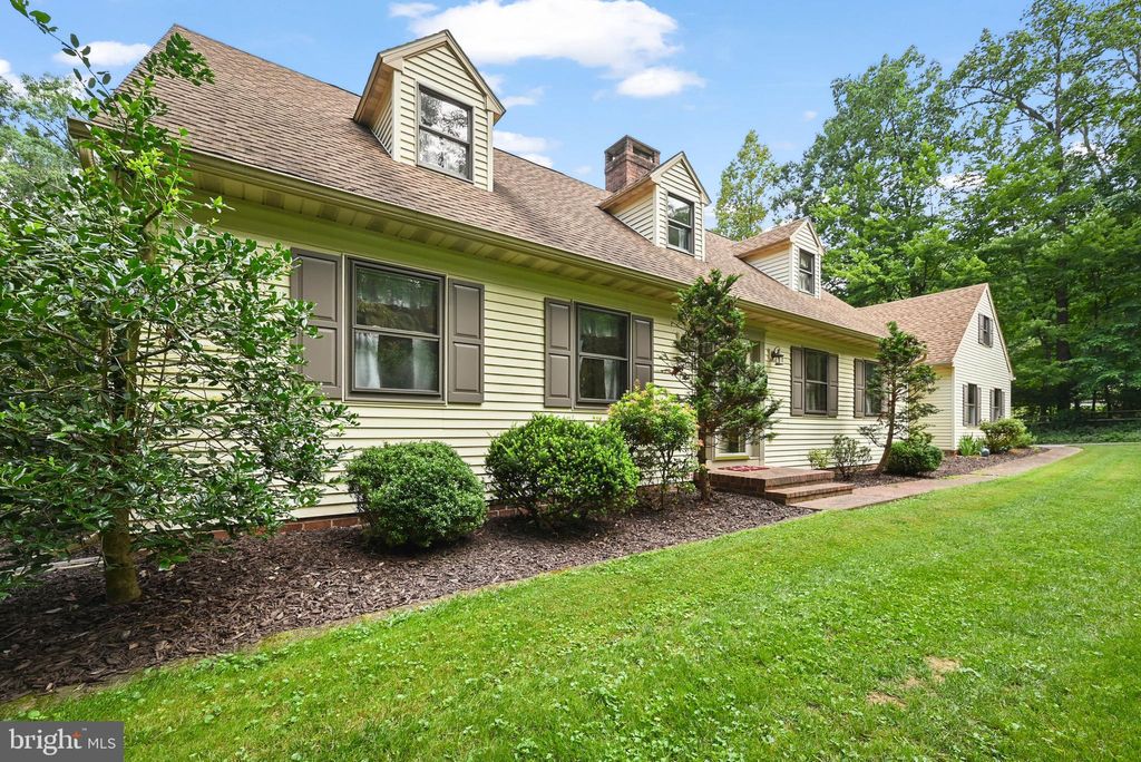 Photo of 961 Beaver Creek Road, HANOVER, PA 17331 (MLS # PAYK2087676)