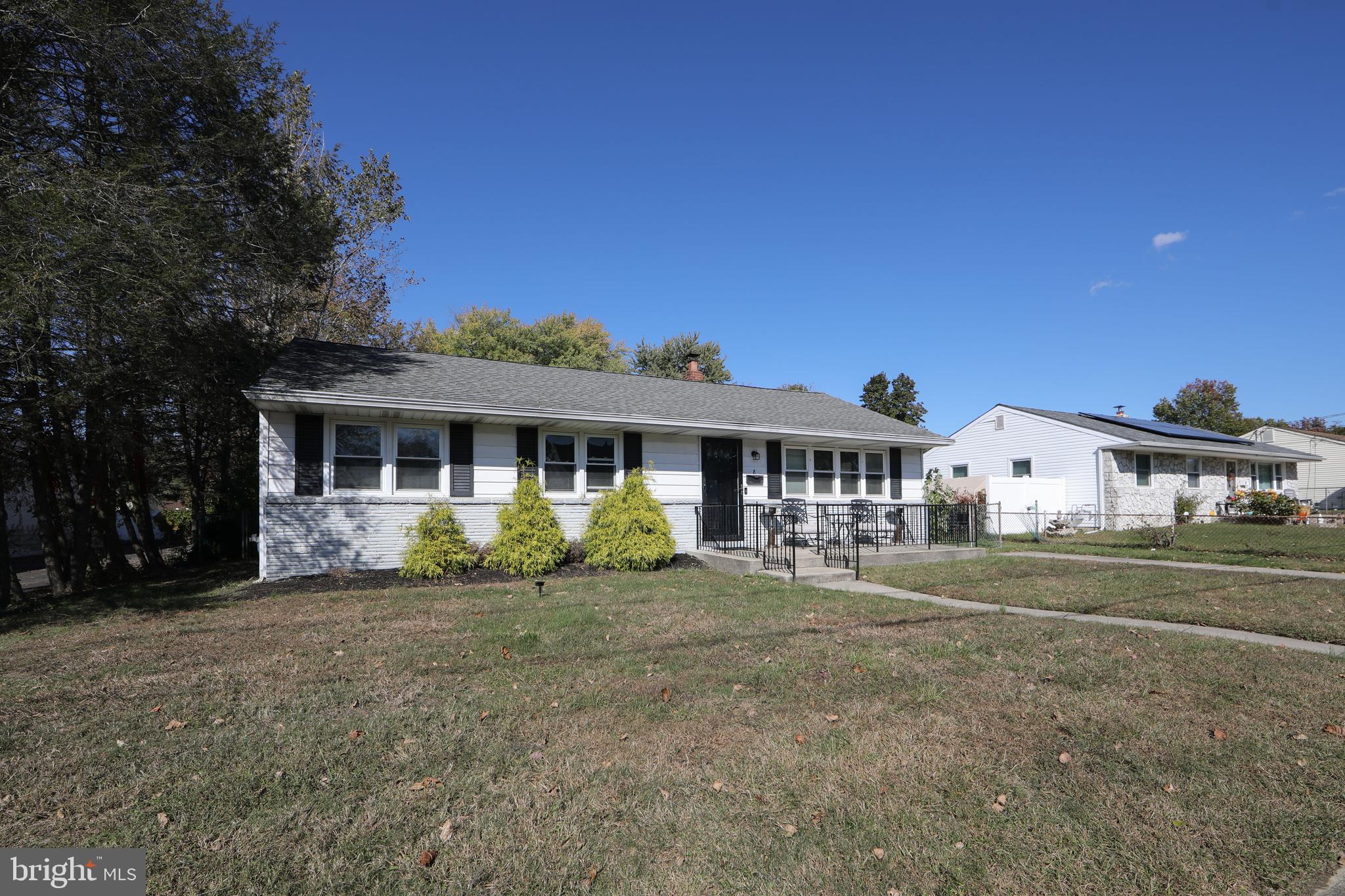 8 PENNSYLVANIA AVENUE