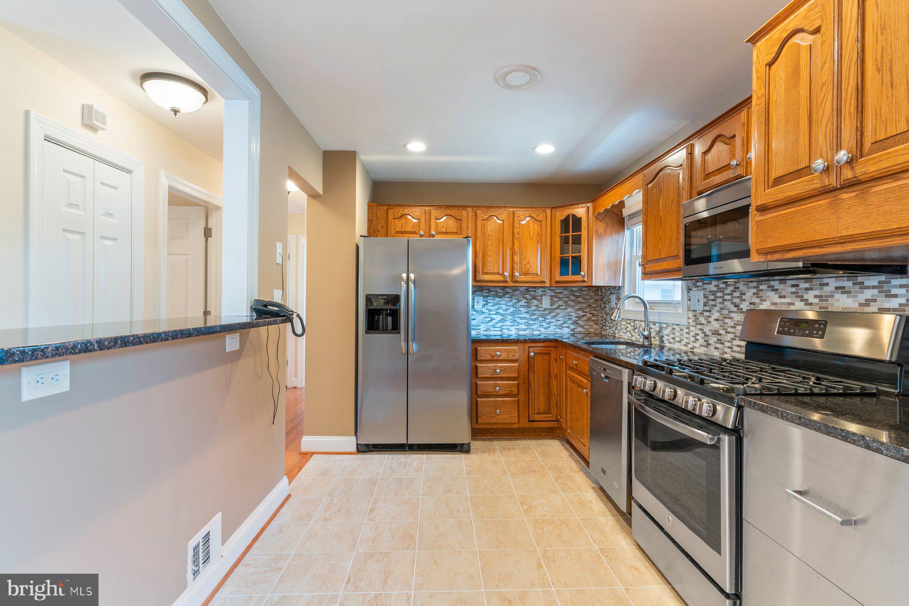 BROOKE MANOR - Residential