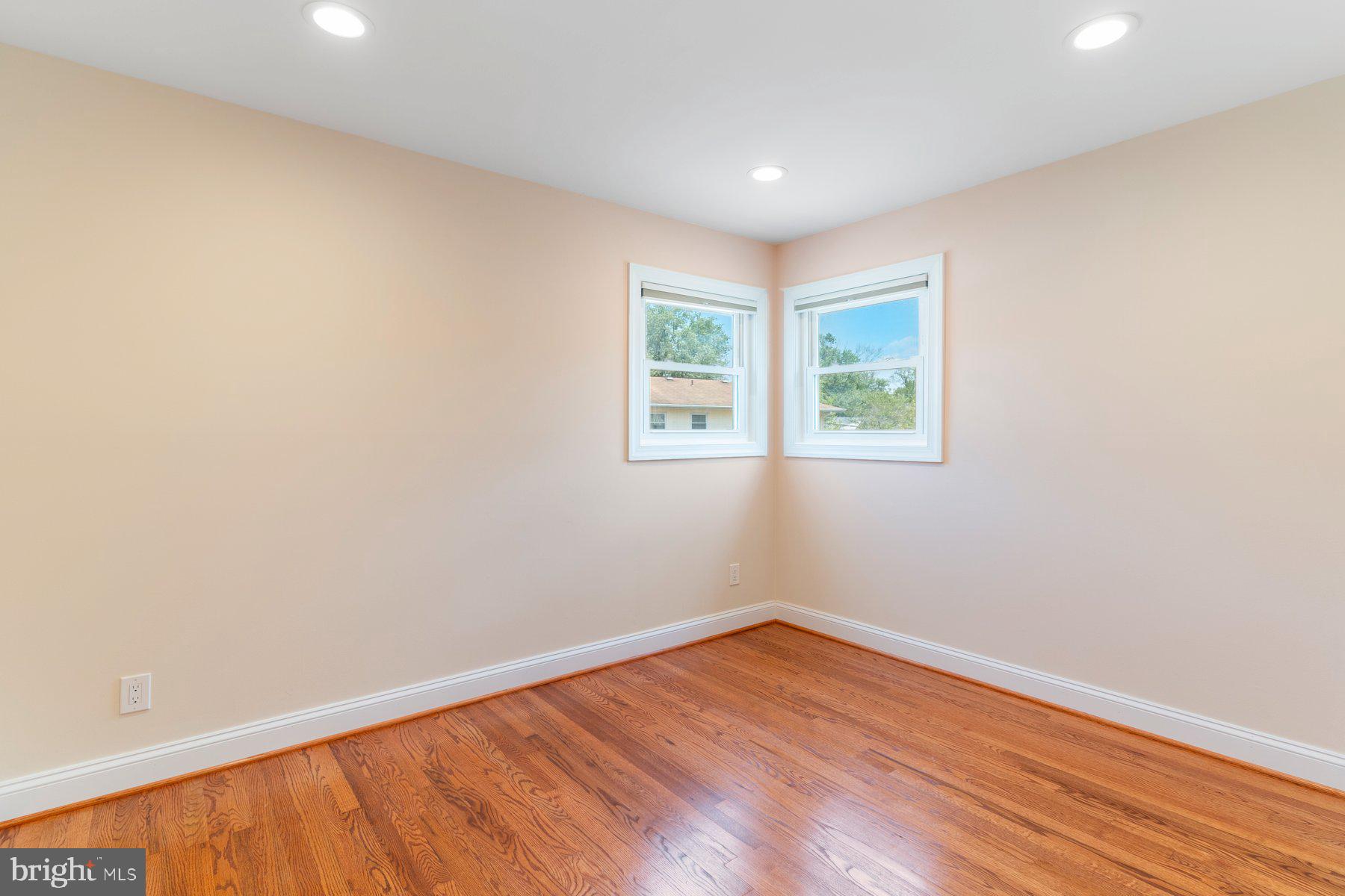 BROOKE MANOR - Residential