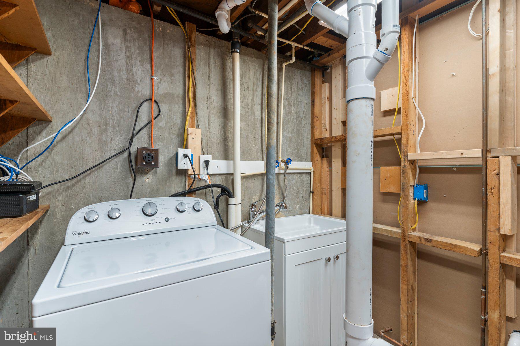 BROOKE MANOR - Residential