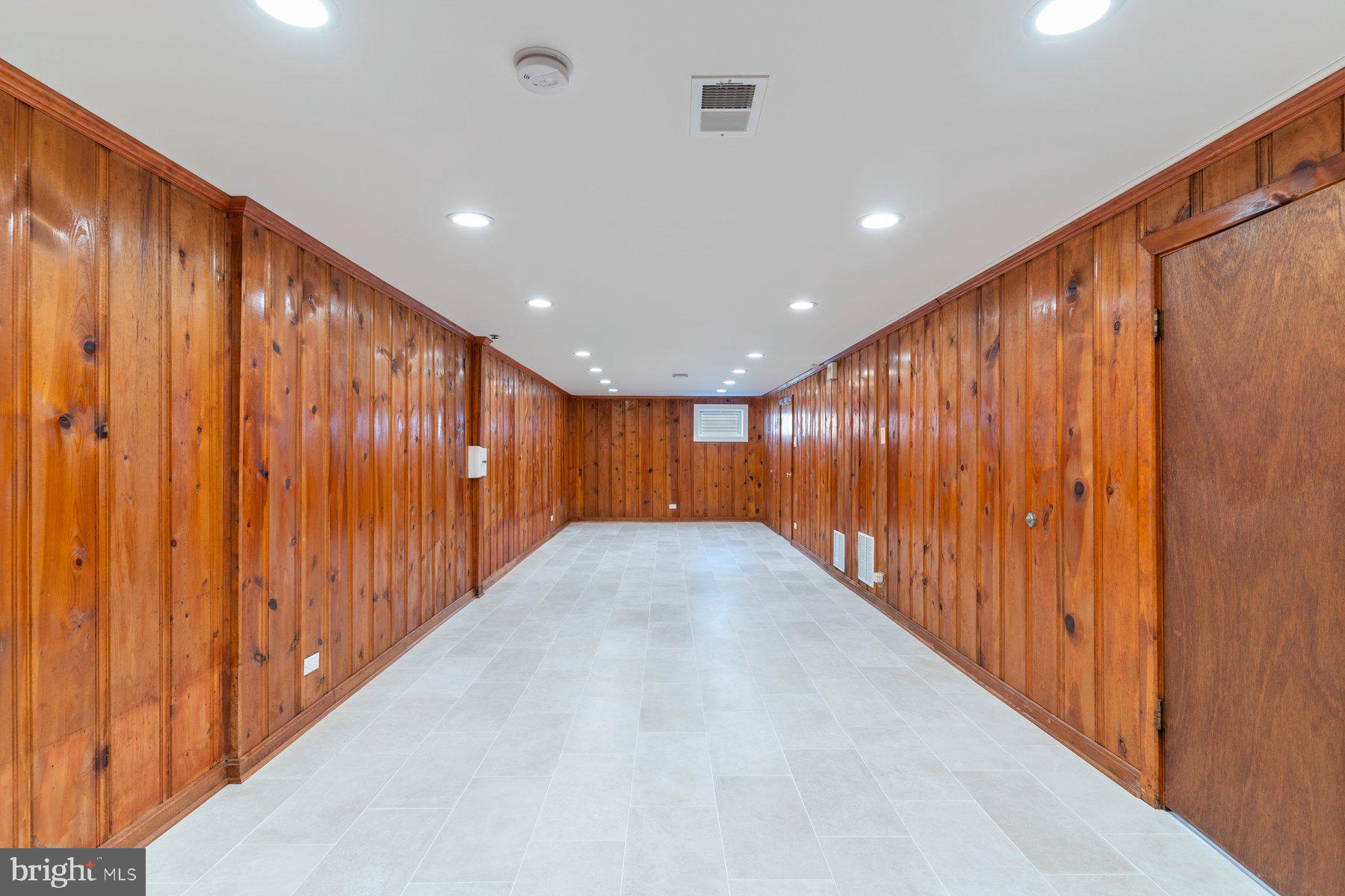 BROOKE MANOR - Residential