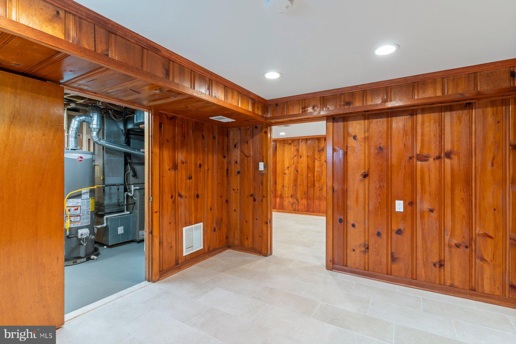 BROOKE MANOR - Residential