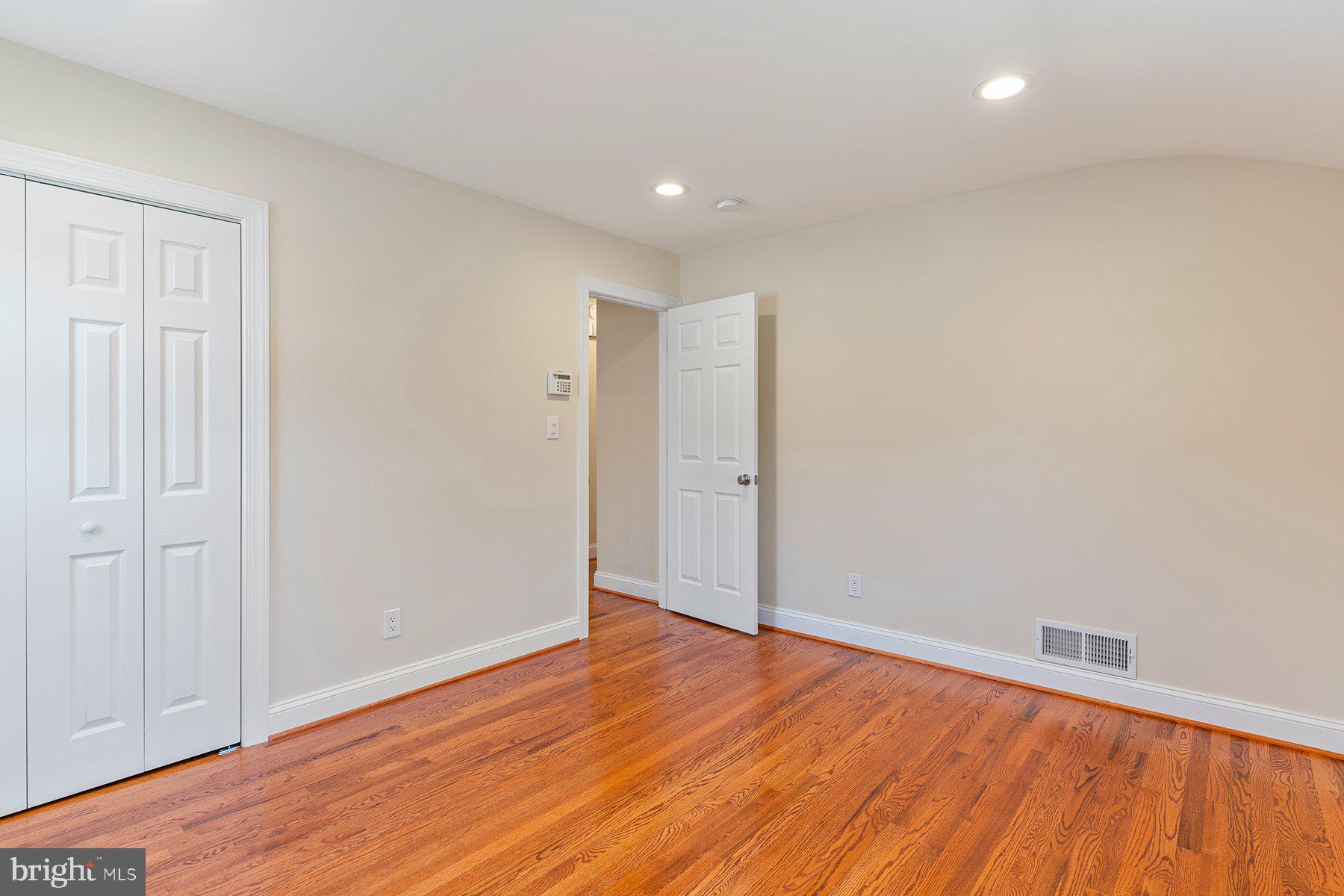 BROOKE MANOR - Residential