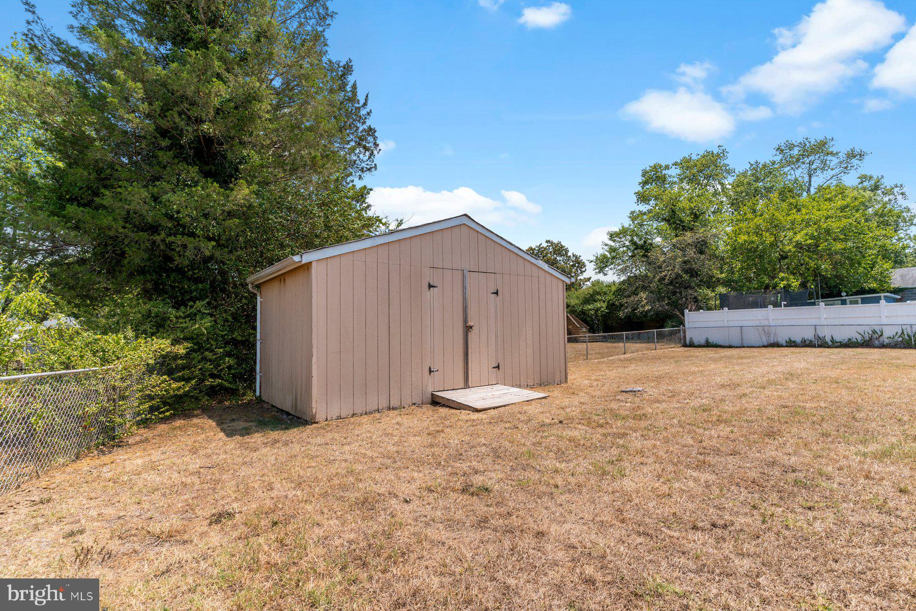 BROOKE MANOR - Residential