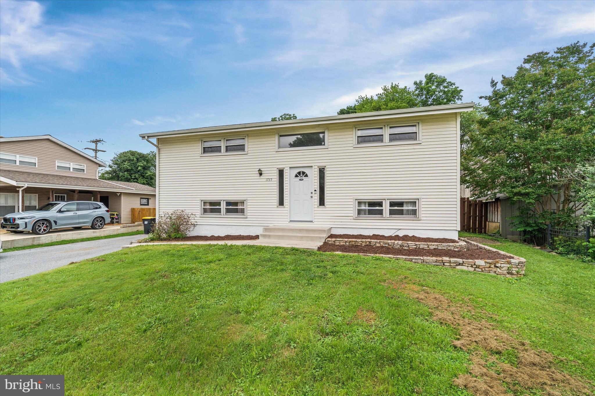 1735 LIMESTONE ROAD
