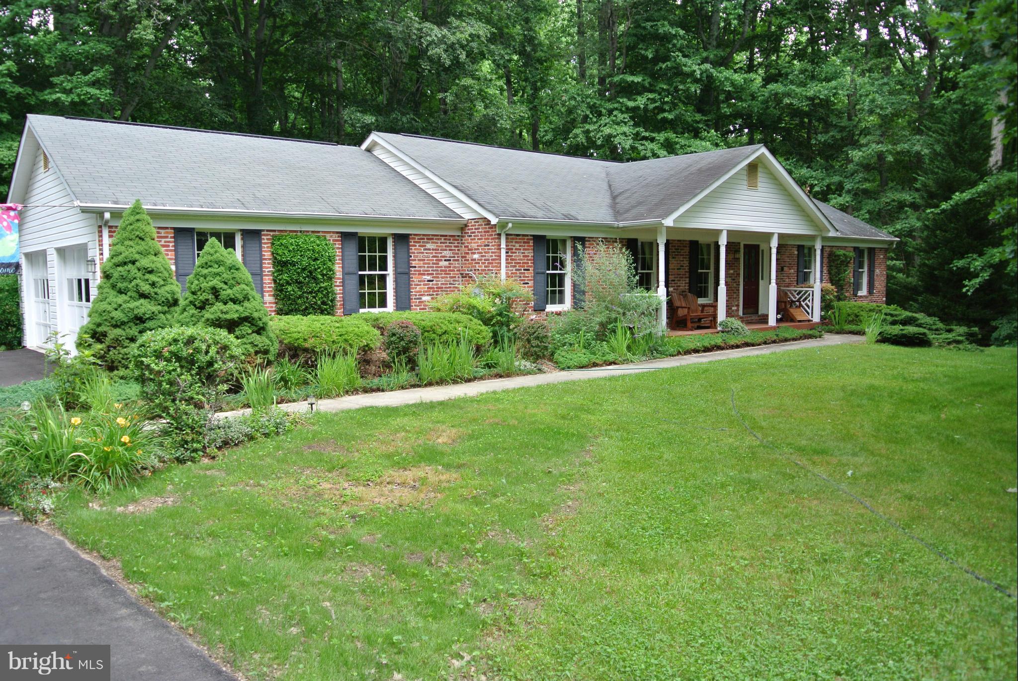 CHAPEL POINT WOODS - Residential