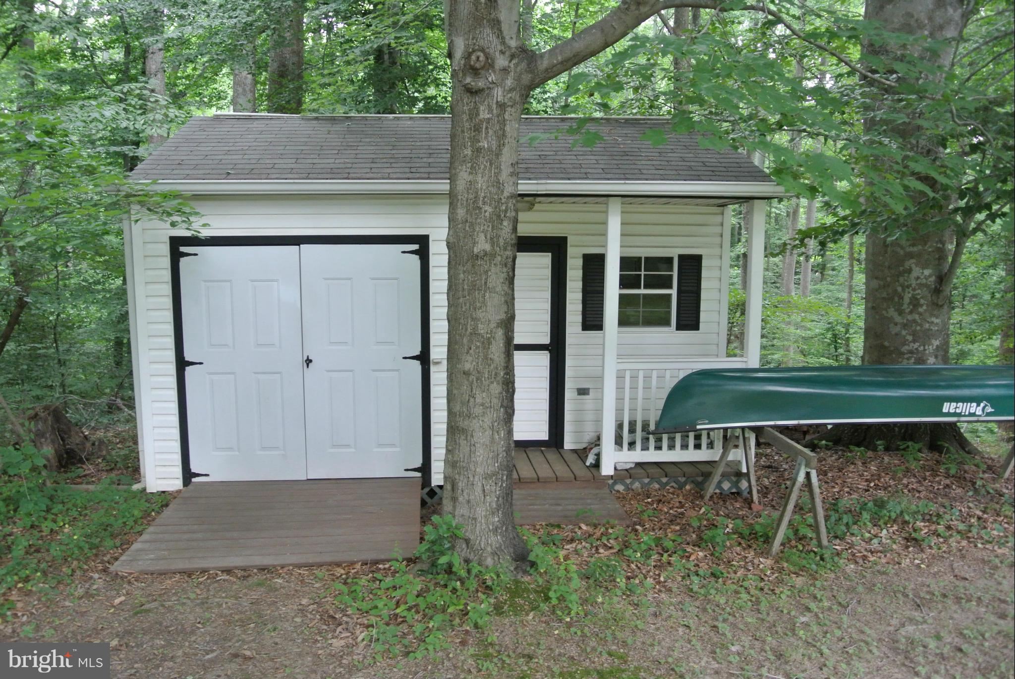 CHAPEL POINT WOODS - Residential