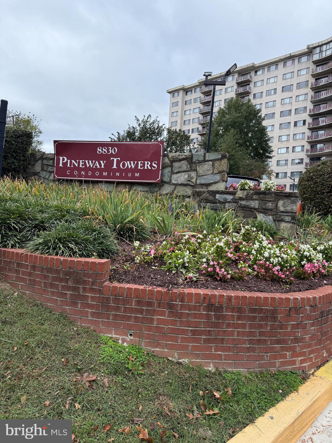 PINEWAY TOWERS - Residential Lease