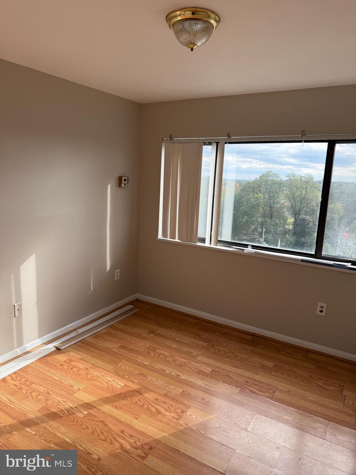 PINEWAY TOWERS - Residential Lease