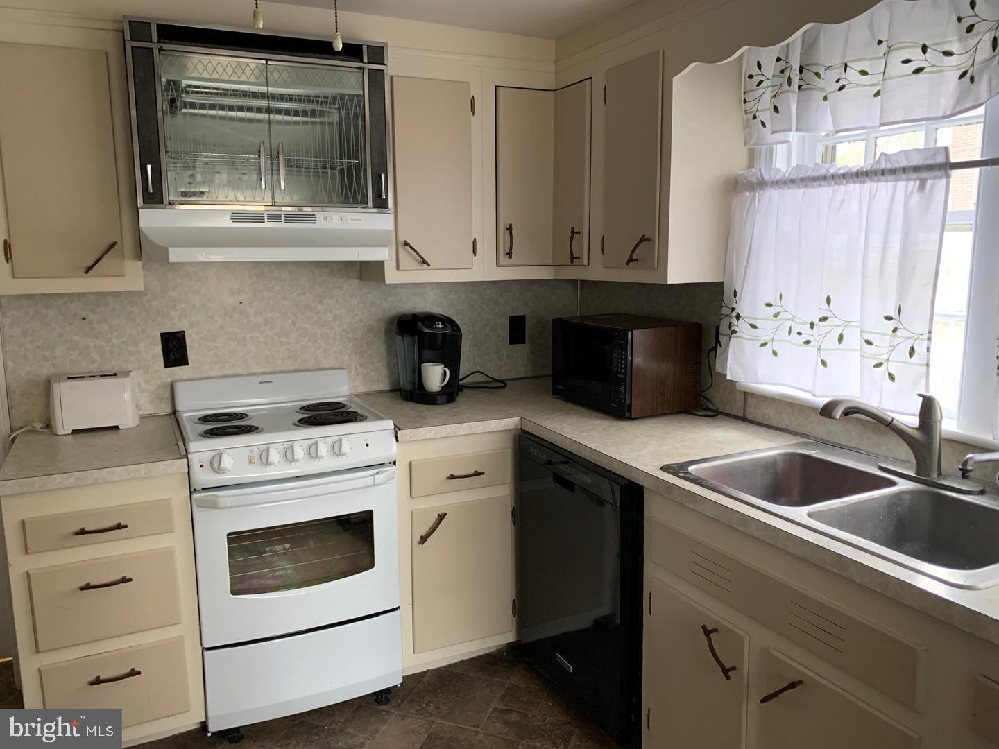 DOYLESTOWN BORO - Residential Lease