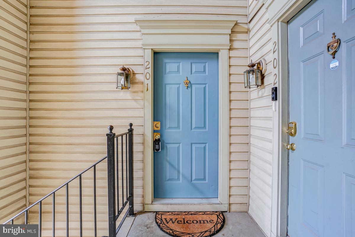 8064 STONEWALL BRIGADE COURT