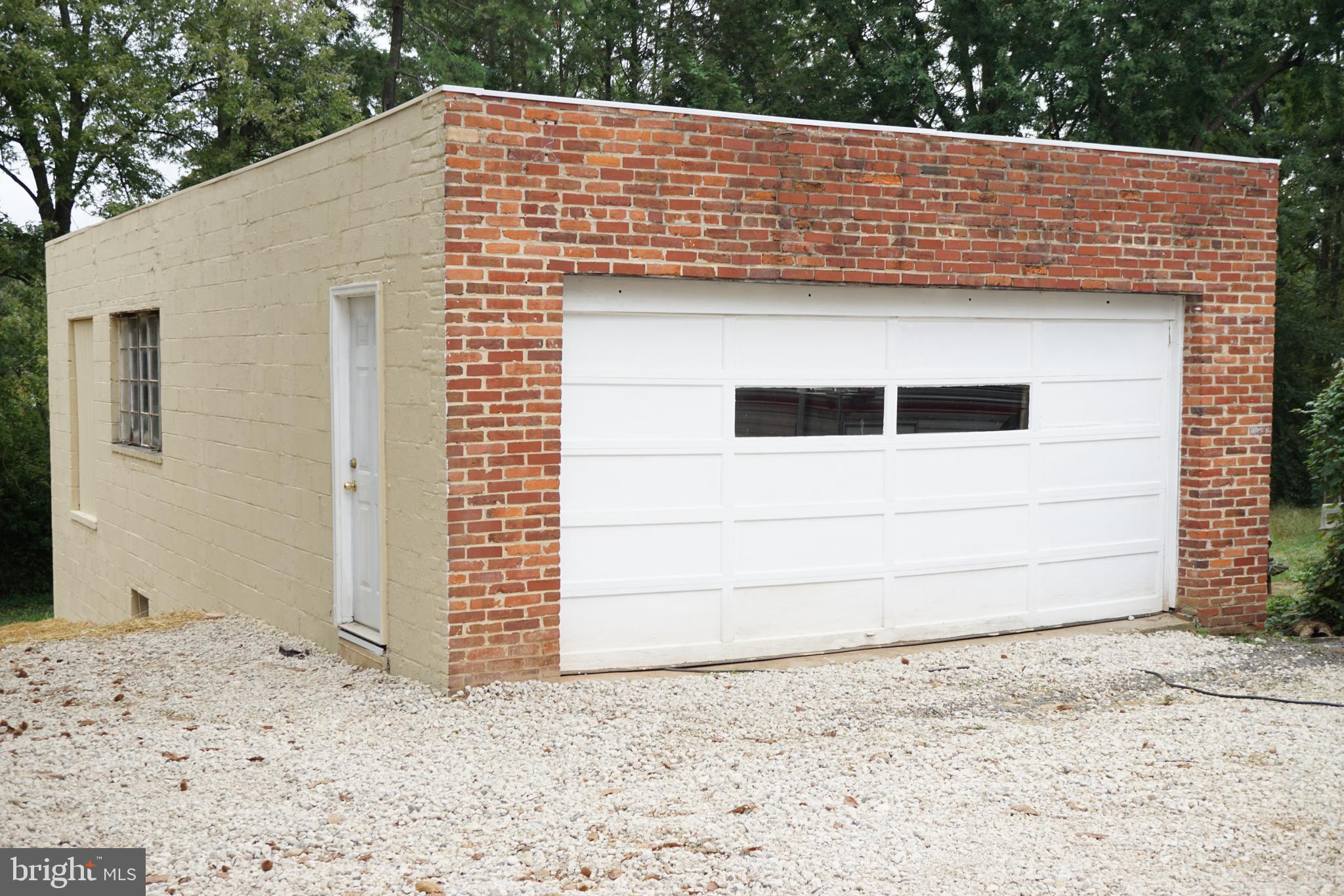 FAIRHILL ON THE BOULEVRD - Residential Lease