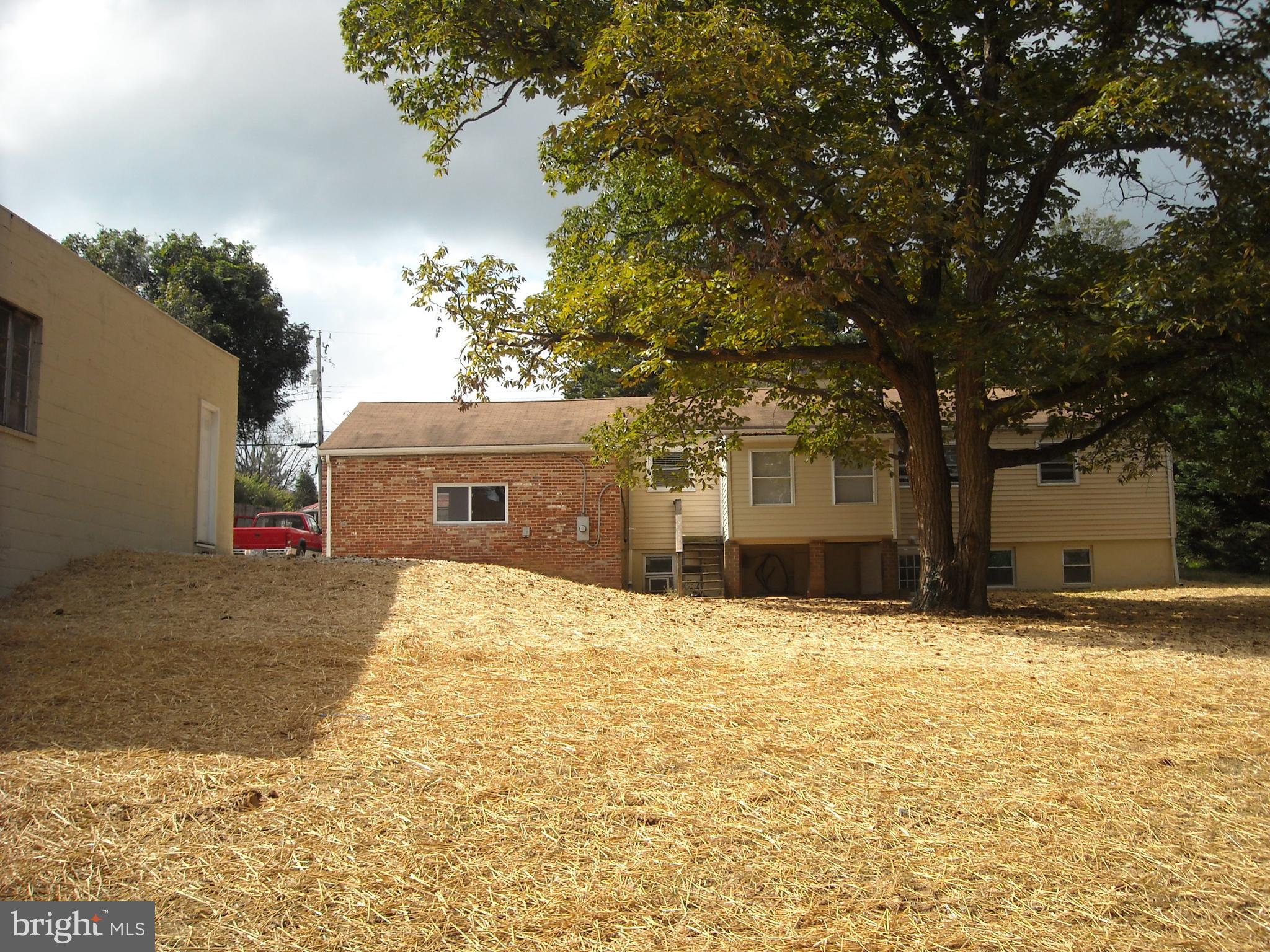 FAIRHILL ON THE BOULEVRD - Residential Lease