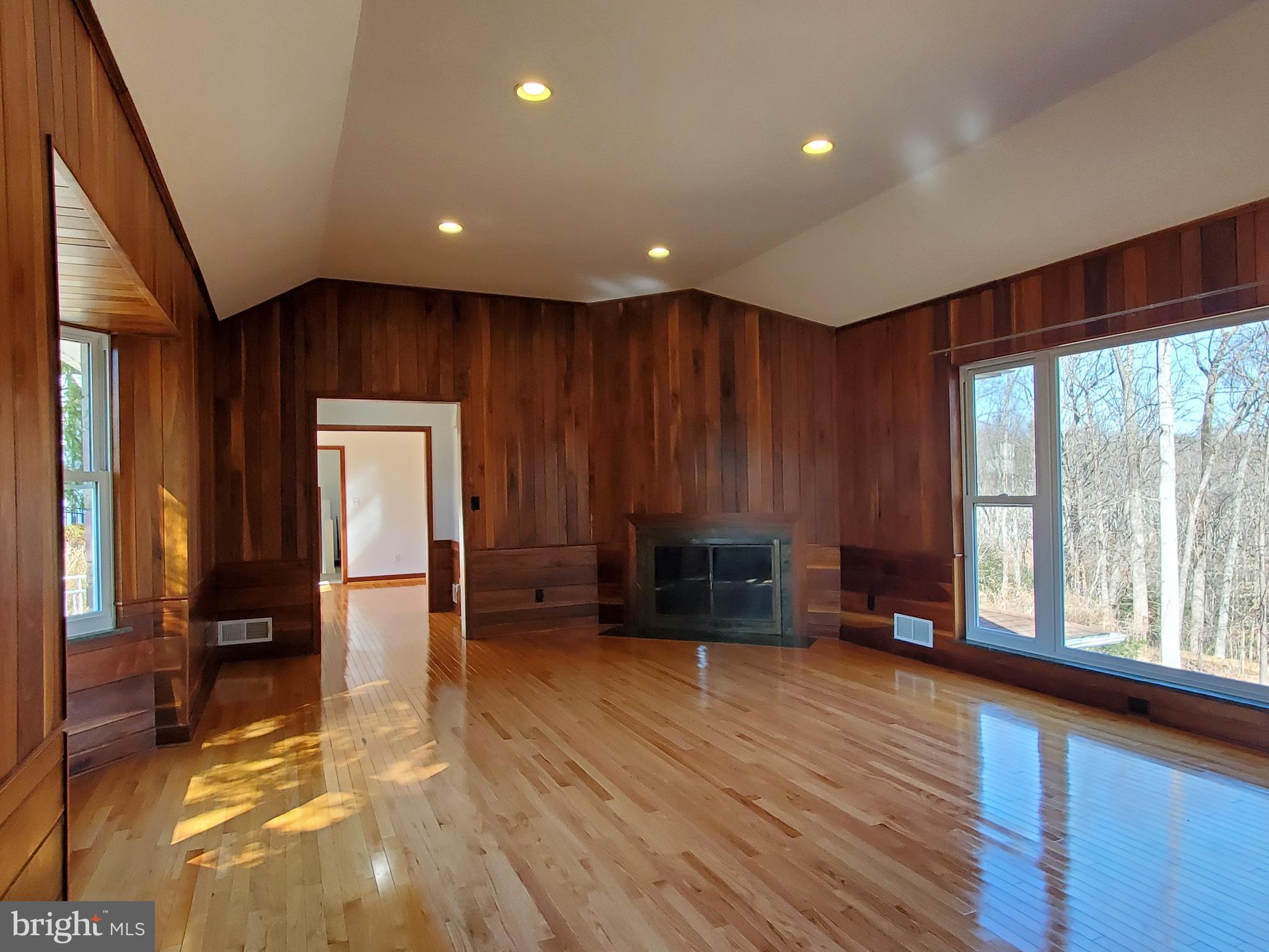 CONGRESSIONAL FOREST - Residential Lease