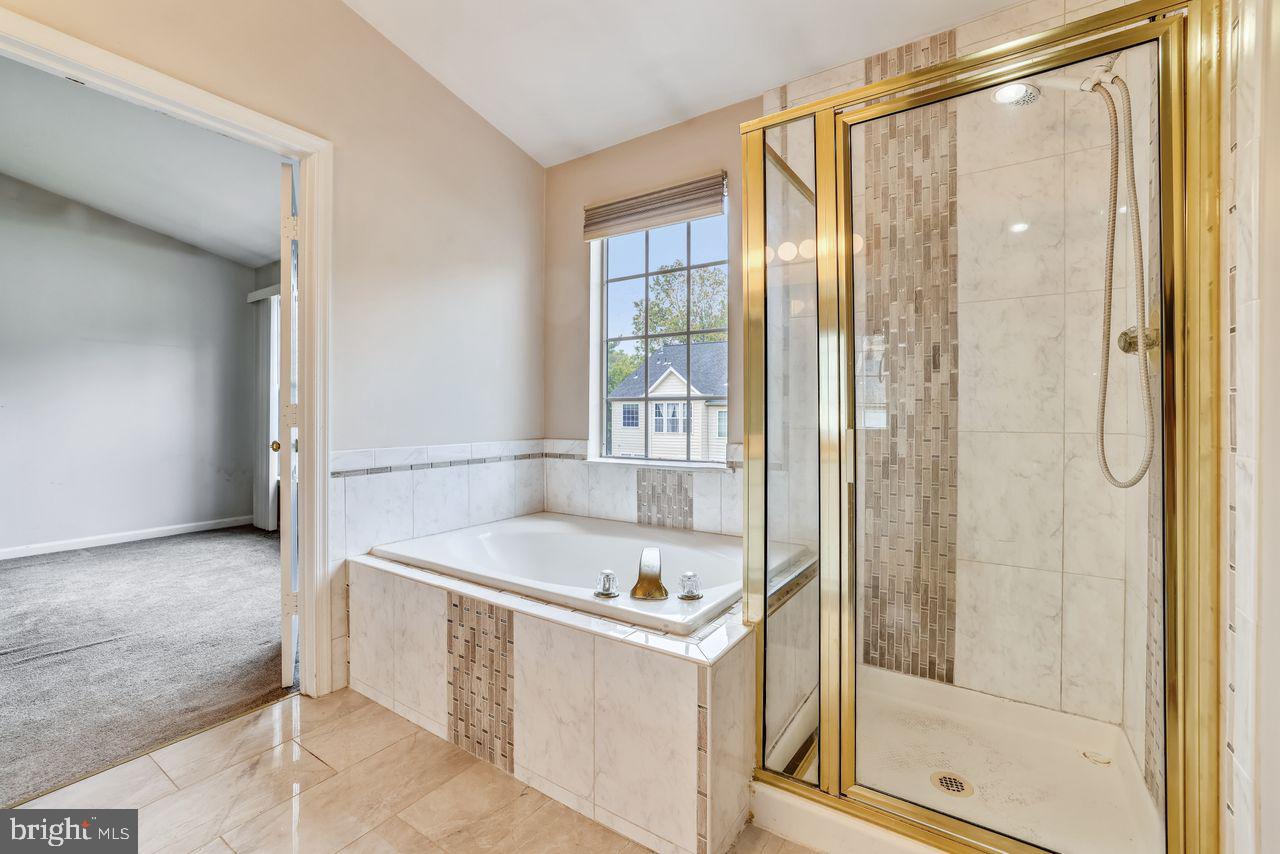 LONGMEAD - Residential Lease