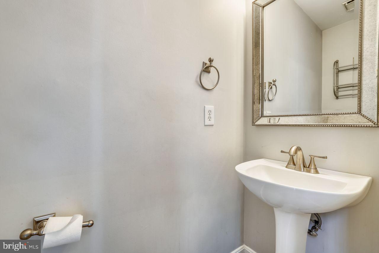 LONGMEAD - Residential Lease