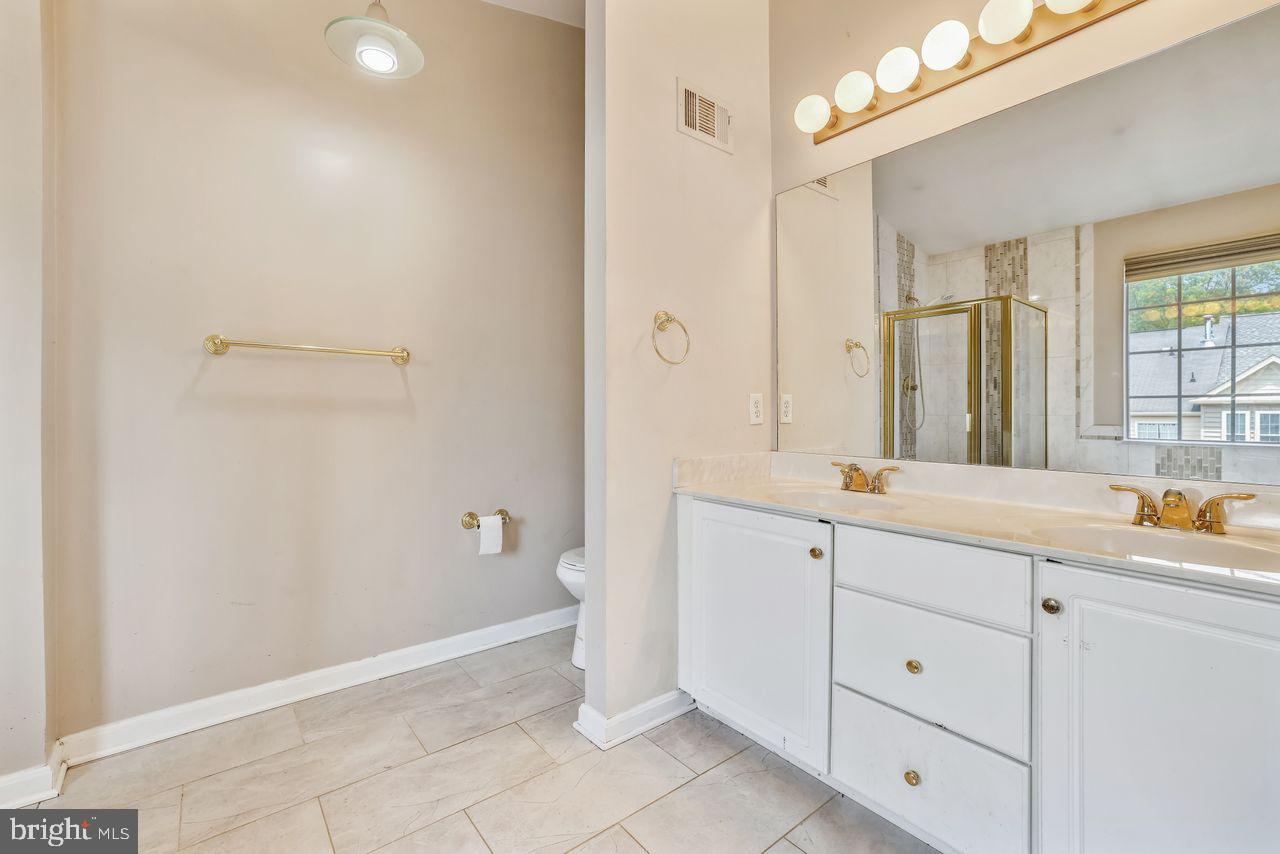 LONGMEAD - Residential Lease